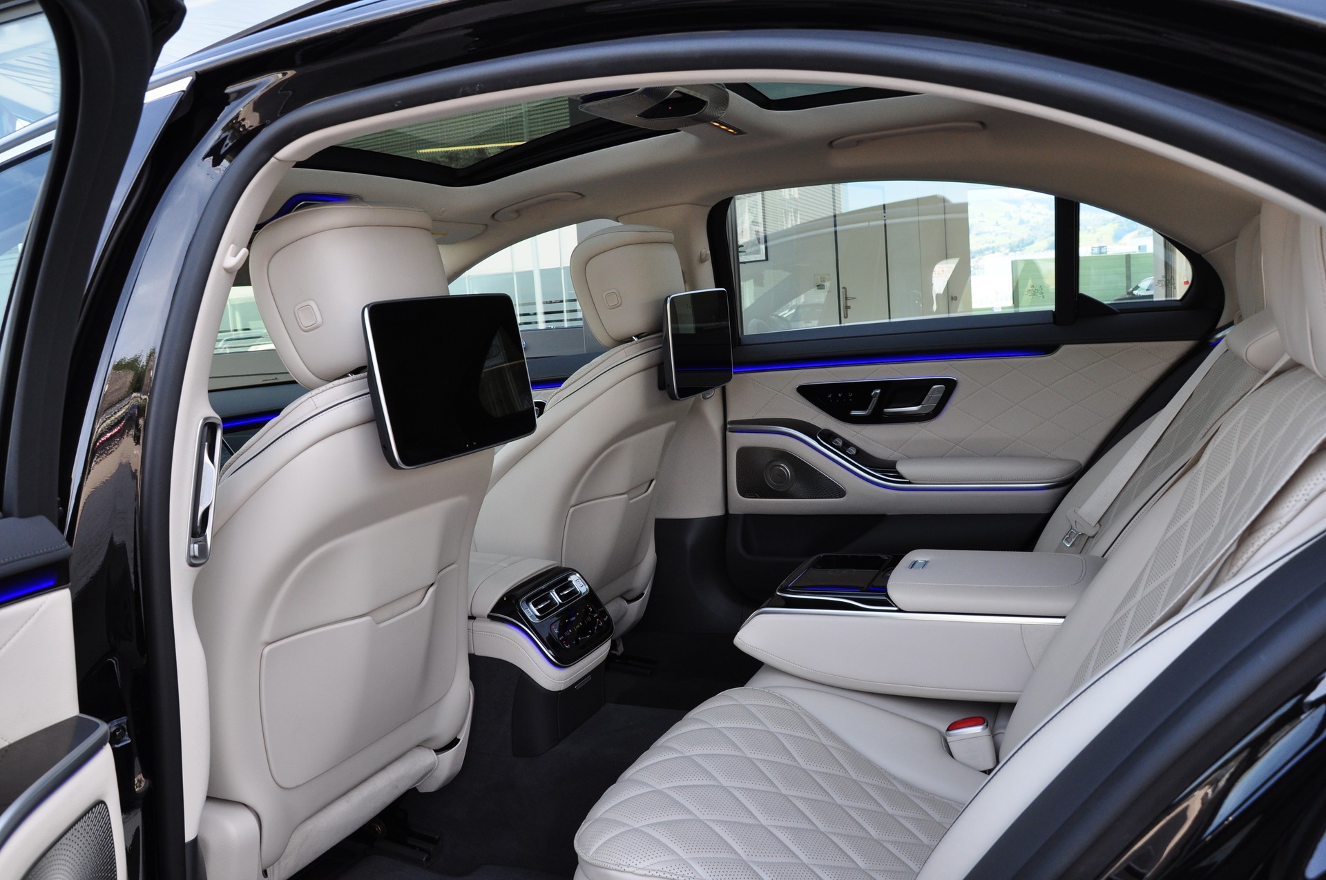 MERCEDES-BENZ S 580 L 4Matic AMG Line 9G-Tronic-image-29