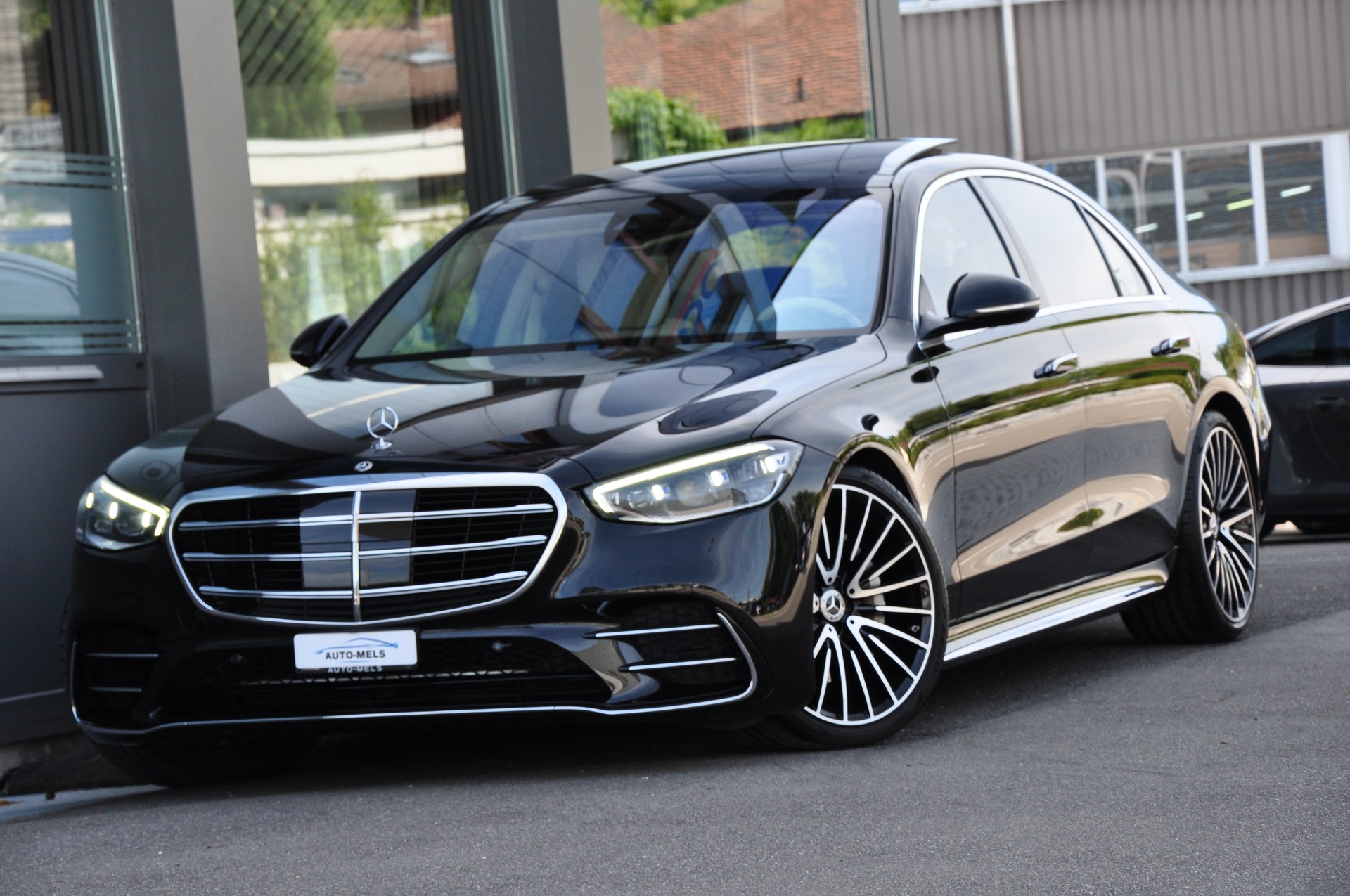 MERCEDES-BENZ S 580 L 4Matic AMG Line 9G-Tronic-showroom-element-3