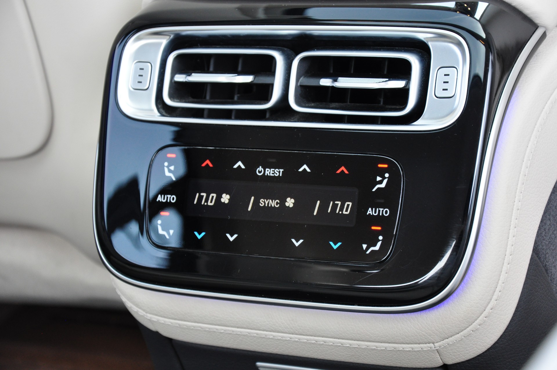 MERCEDES-BENZ S 580 L 4Matic AMG Line 9G-Tronic-image-23