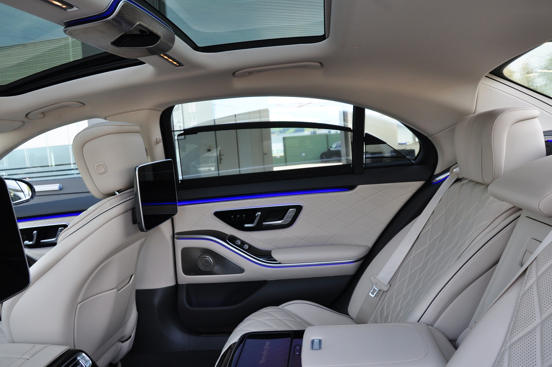 MERCEDES-BENZ S 580 L 4Matic AMG Line 9G-Tronic-image-28