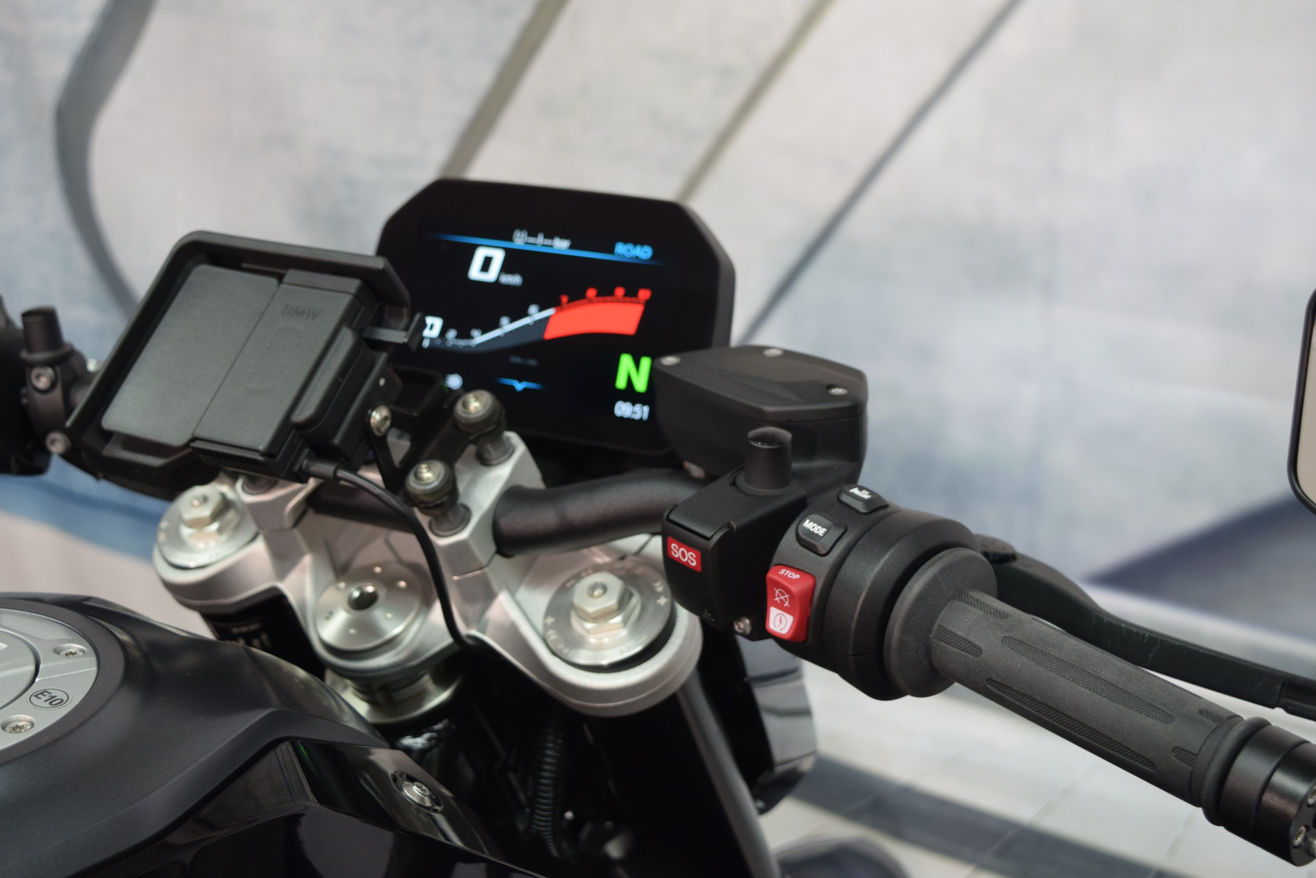 BMW F 900 R Triple Black 007- Spezial-image-7