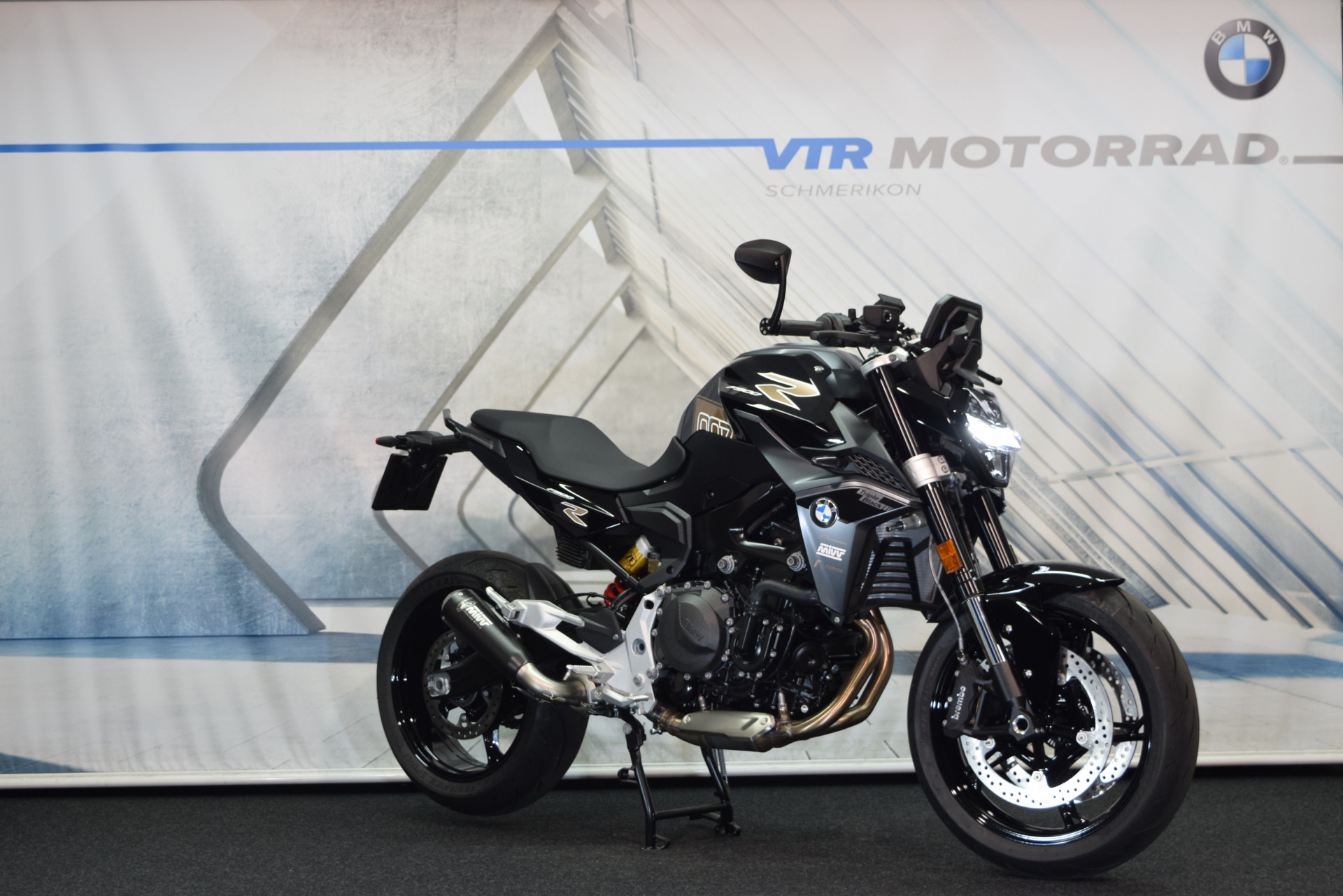 BMW F 900 R Triple Black 007- Spezial
