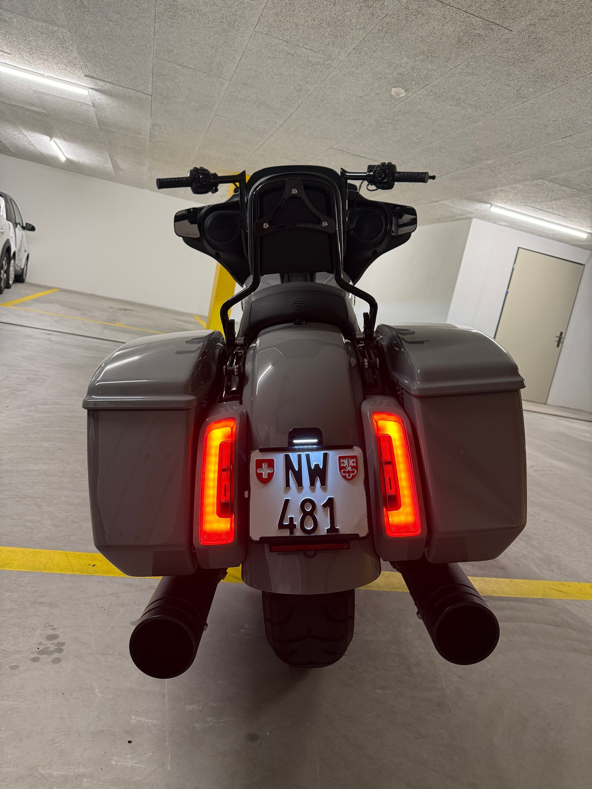 HARLEY-DAVIDSON FLHX Street Glide 117-image-2