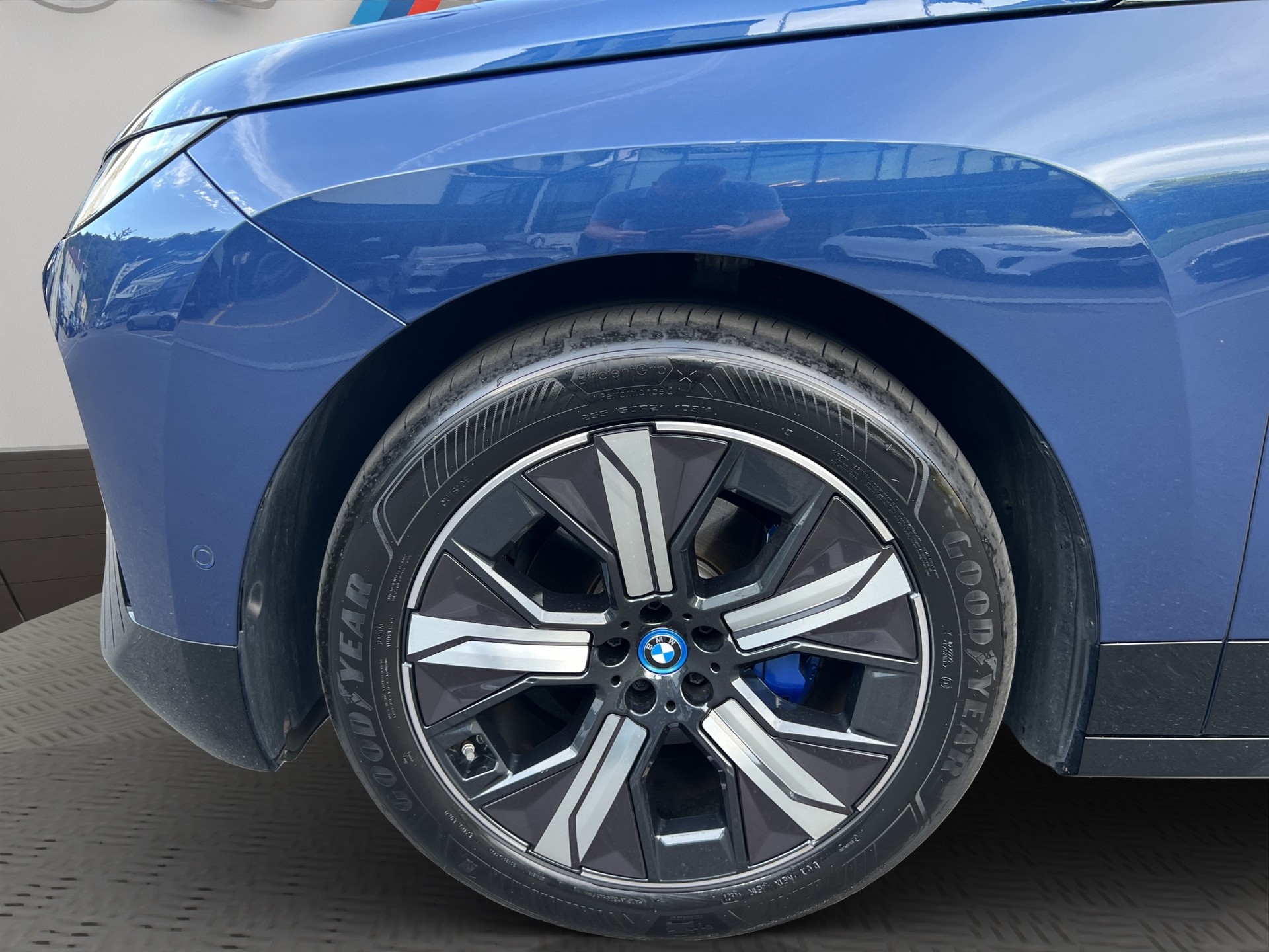 BMW iX xDrive40-image-9