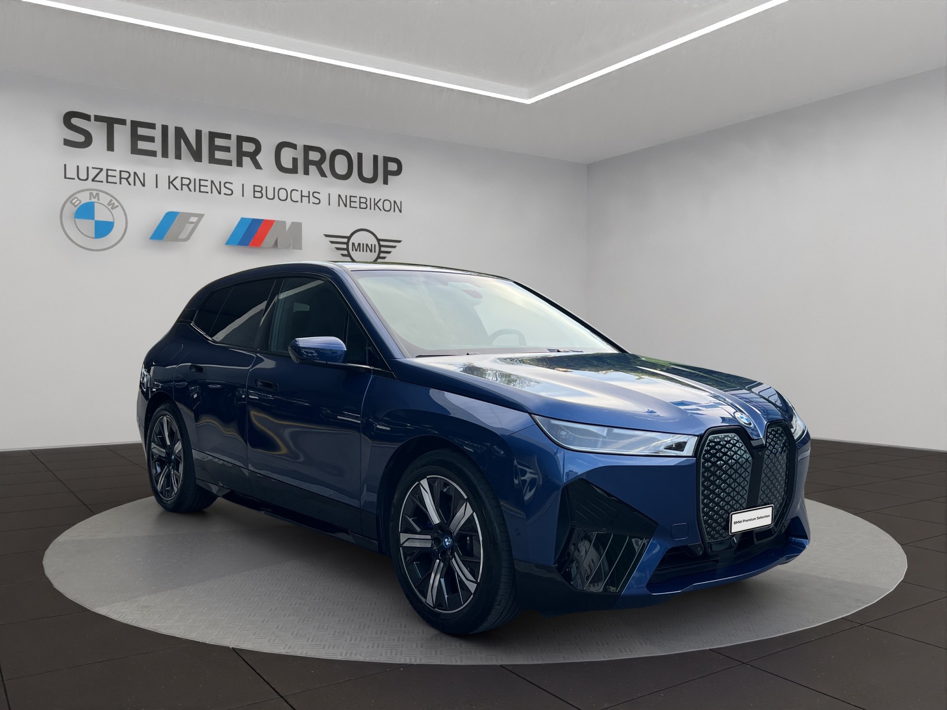 BMW iX xDrive40-showroom-element-3