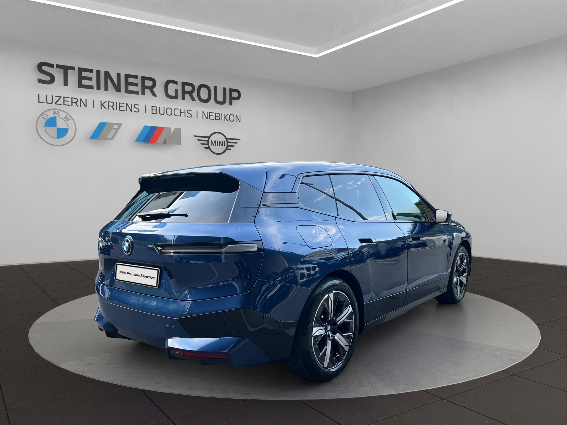 BMW iX xDrive40-image-5