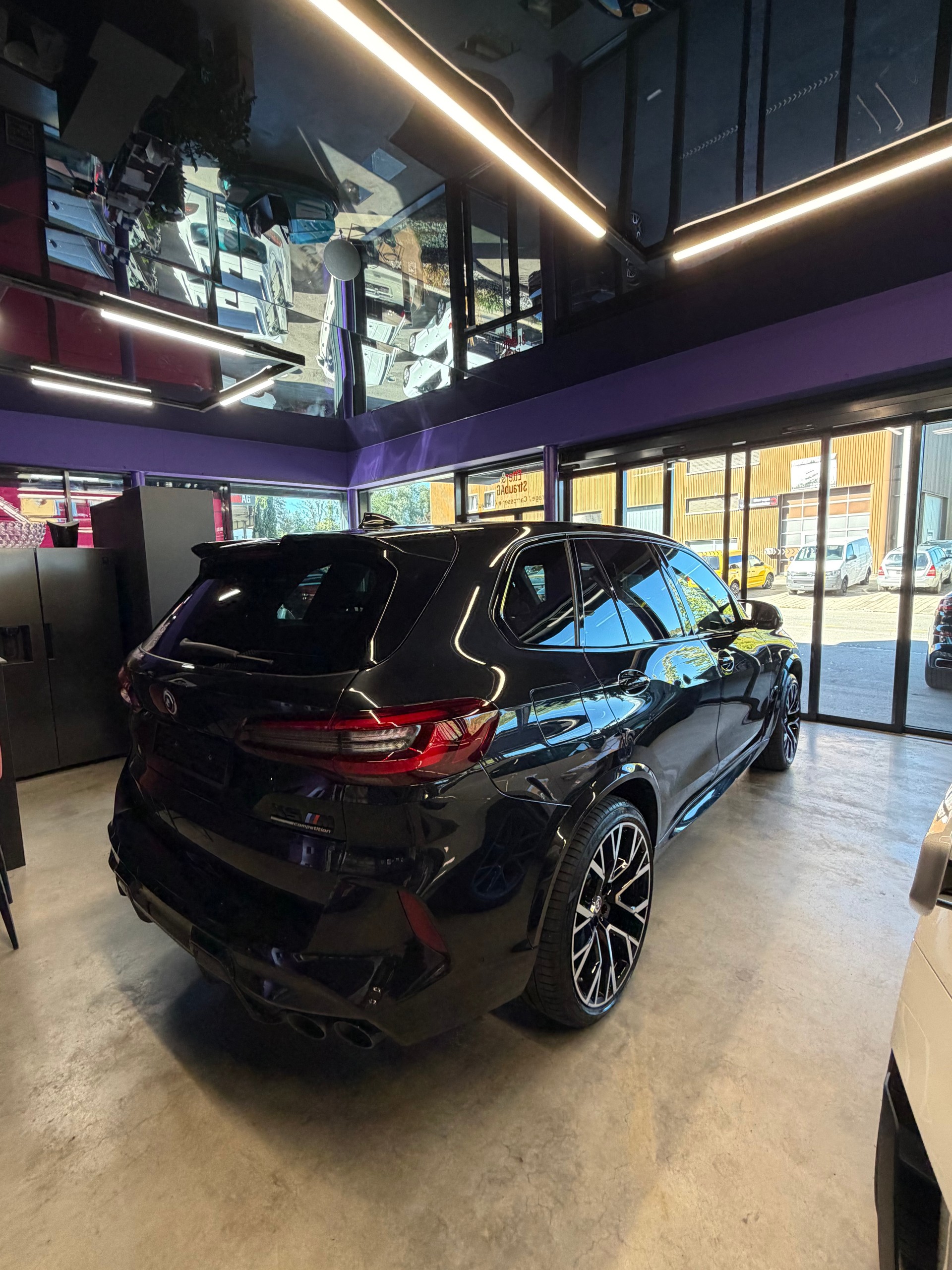 BMW X5M Competition Steptronic Competition-showroom-element-1
