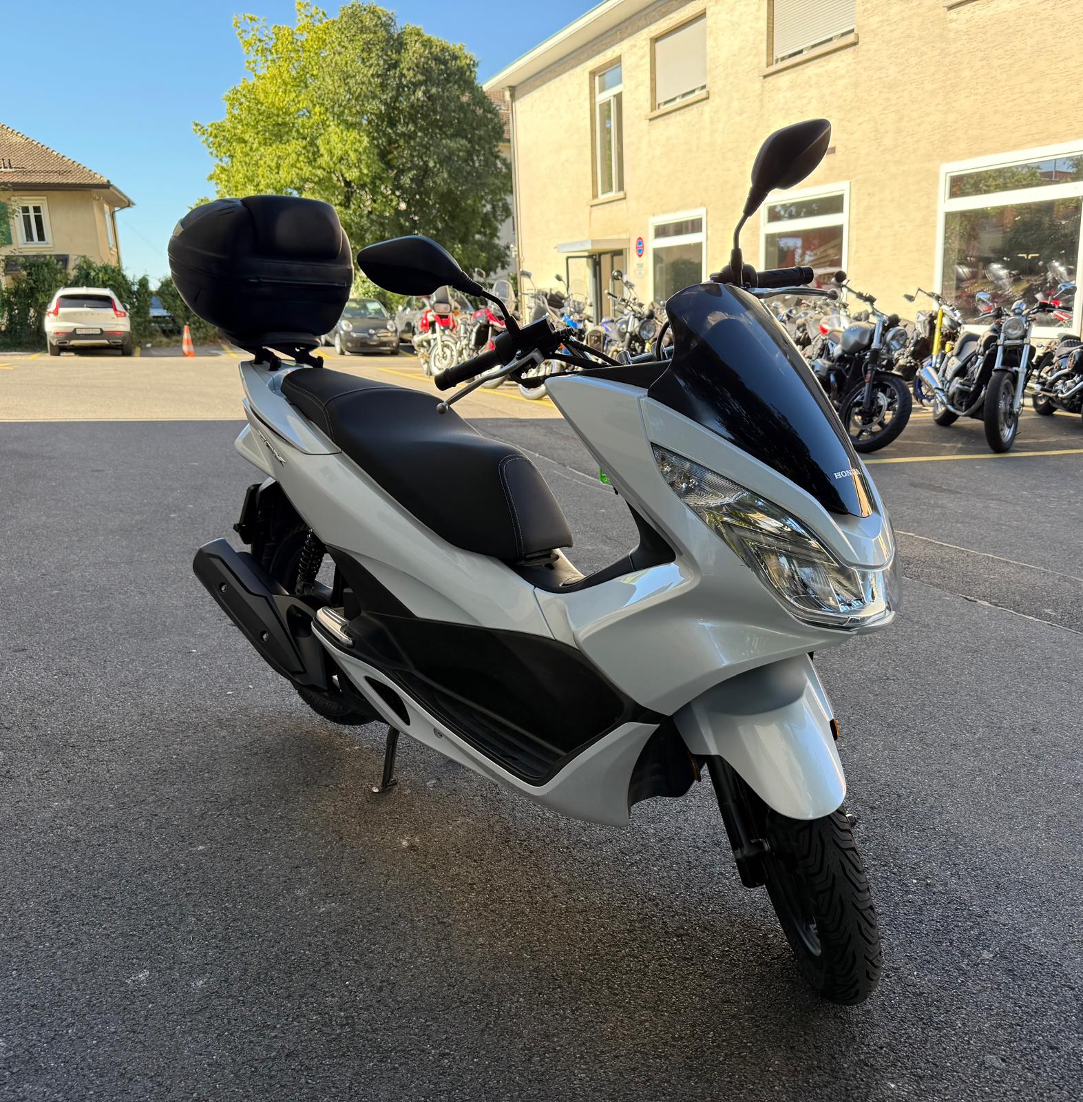 HONDA PCX 125 i-image-1