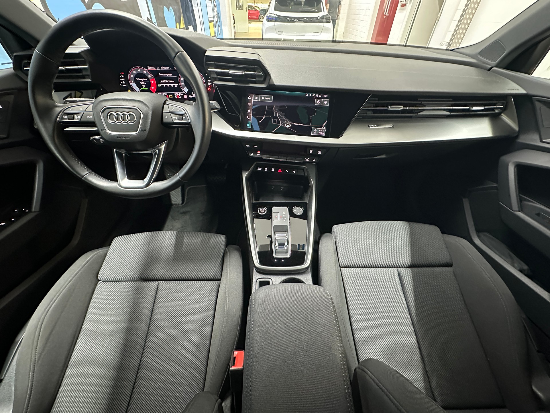 AUDI A3 Sportback 35 TFSI S line S-tronic-image-9