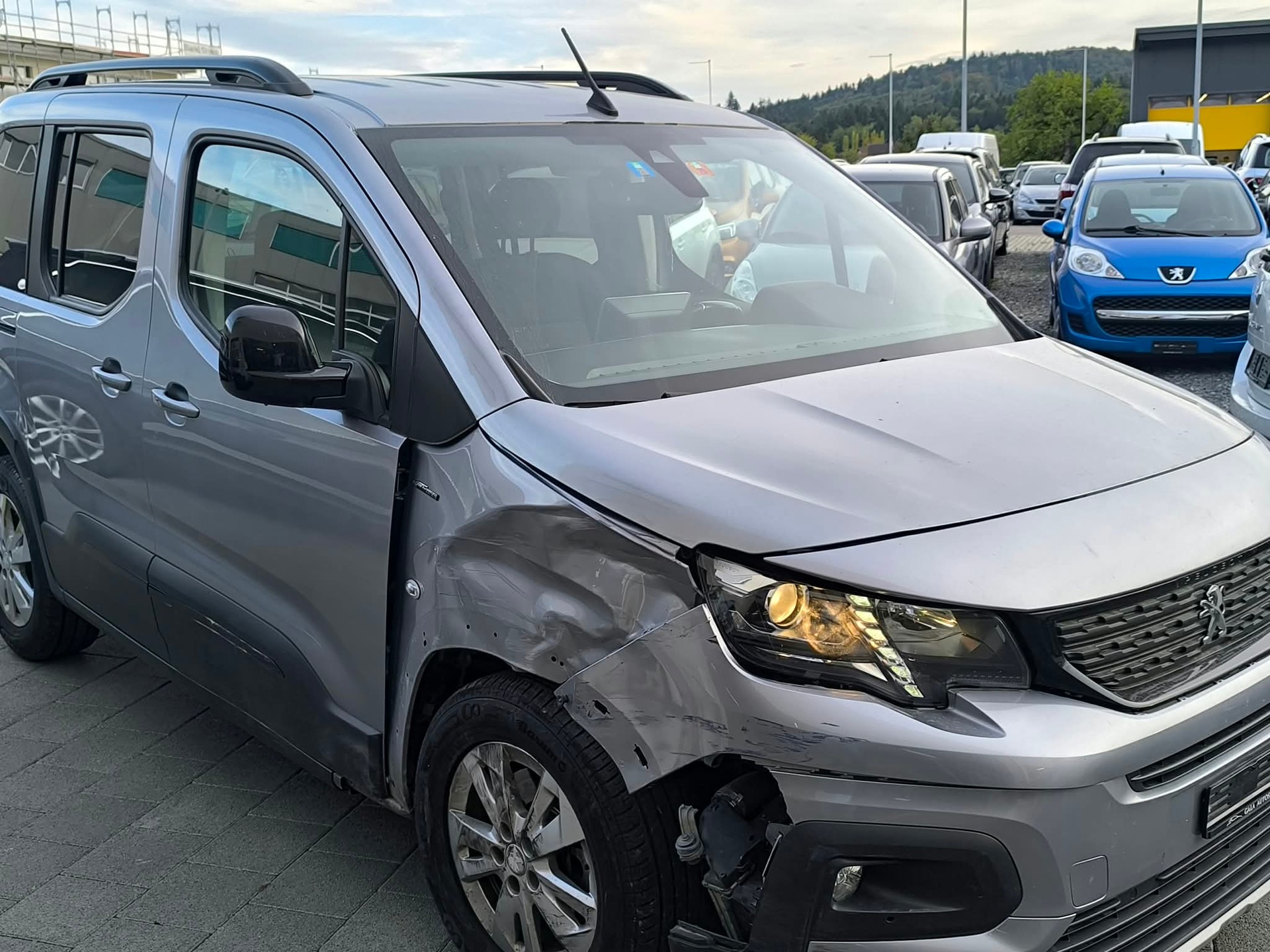 PEUGEOT Rifter 1.5 BlueHDi GT Line EAT8-image-1