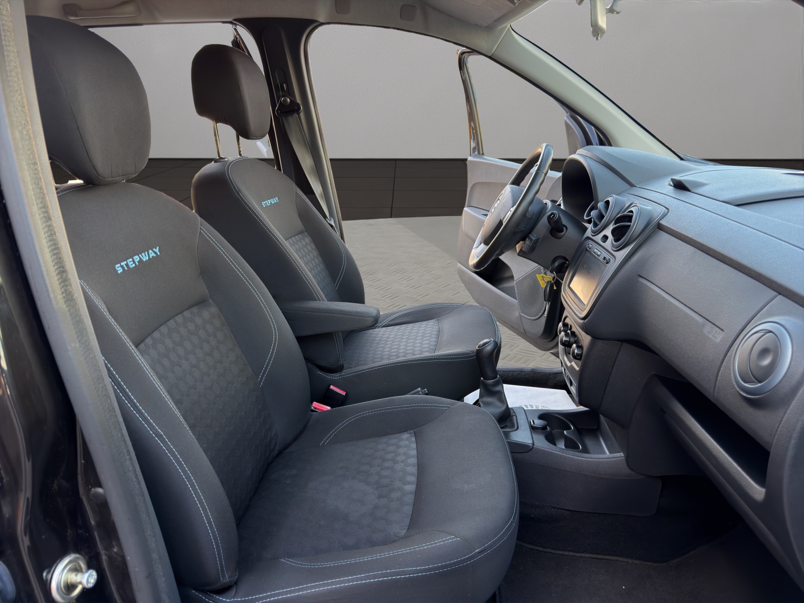 DACIA Lodgy 1.2 T Stepway 7PL-image-16