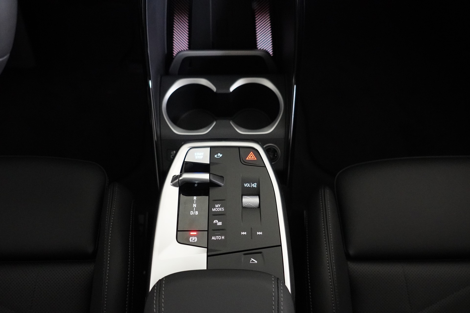 BMW iX1 xDrive 30 M Sport Pro-image-18