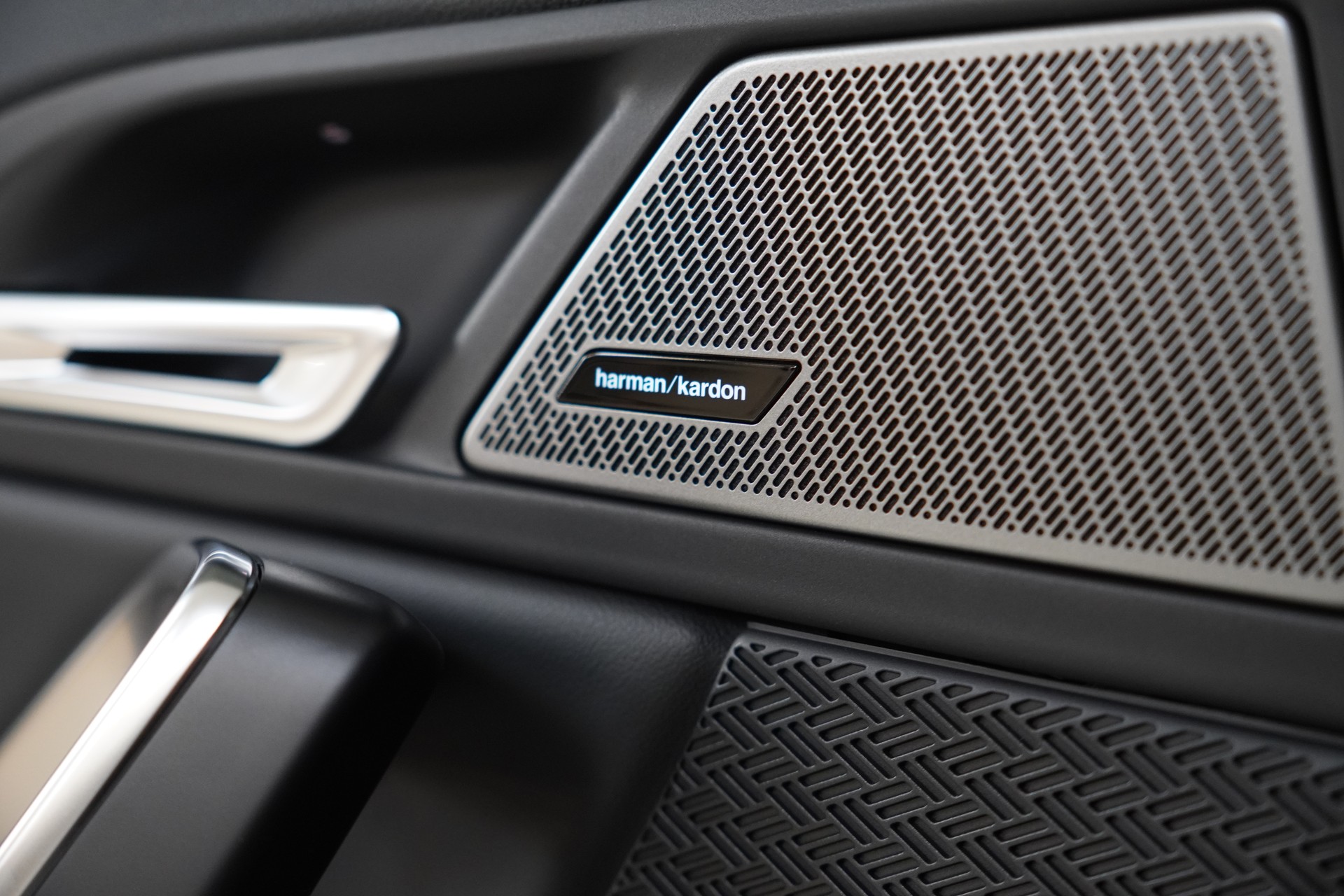 BMW iX1 xDrive 30 M Sport Pro-image-23