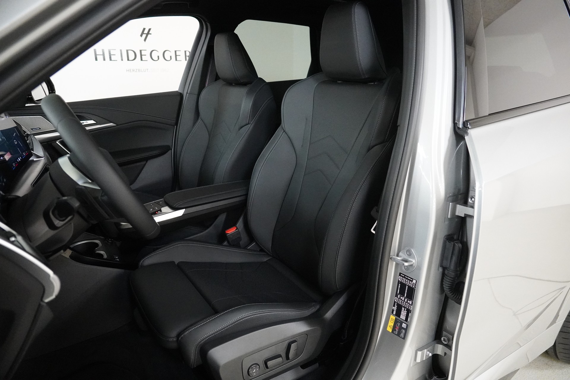 BMW iX1 xDrive 30 M Sport Pro-image-11