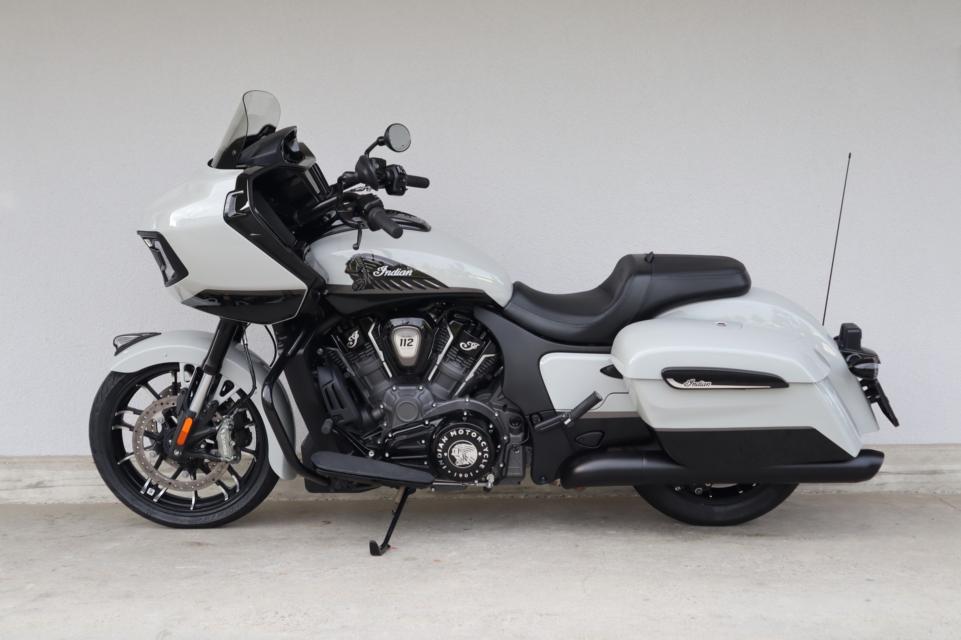 INDIAN Challenger DH 112-showroom-element-3