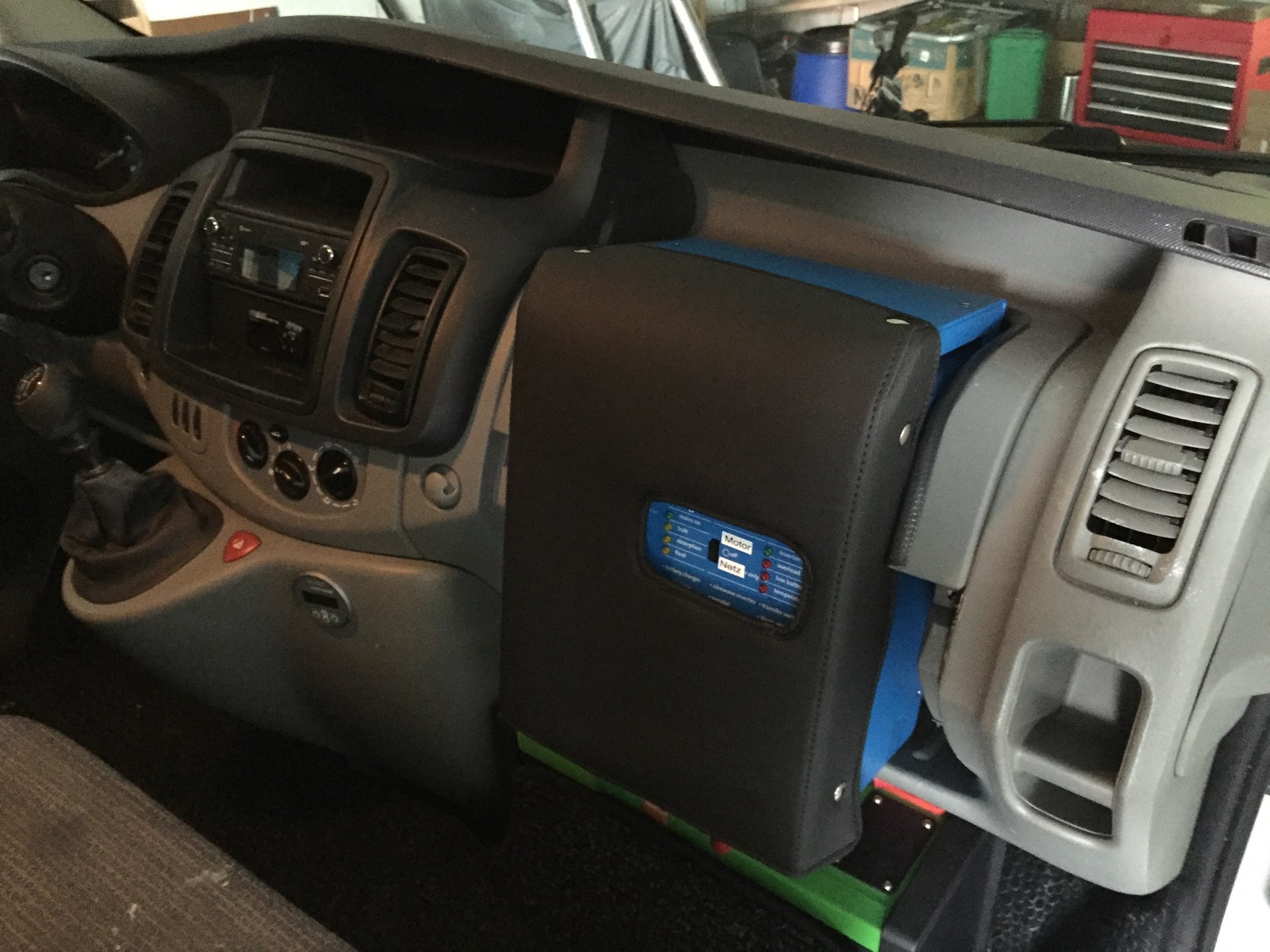 RENAULT Trafic 2.0 dCi 90 2.7t L1H1-image-8