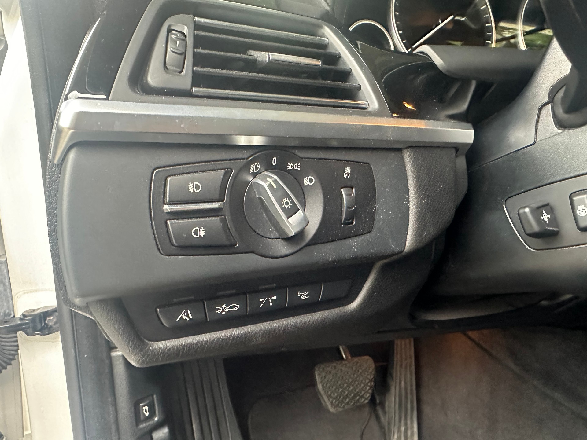 BMW 650i Cabrio xDrive-image-10