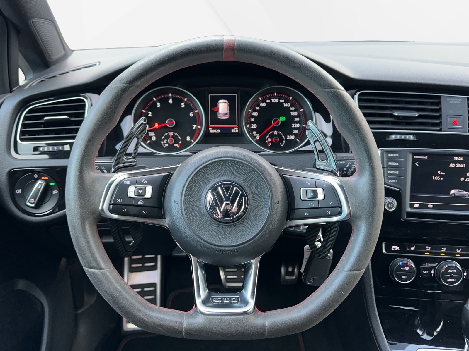 VW Golf 2.0 TSI GTI Clubsport DSG-image-9
