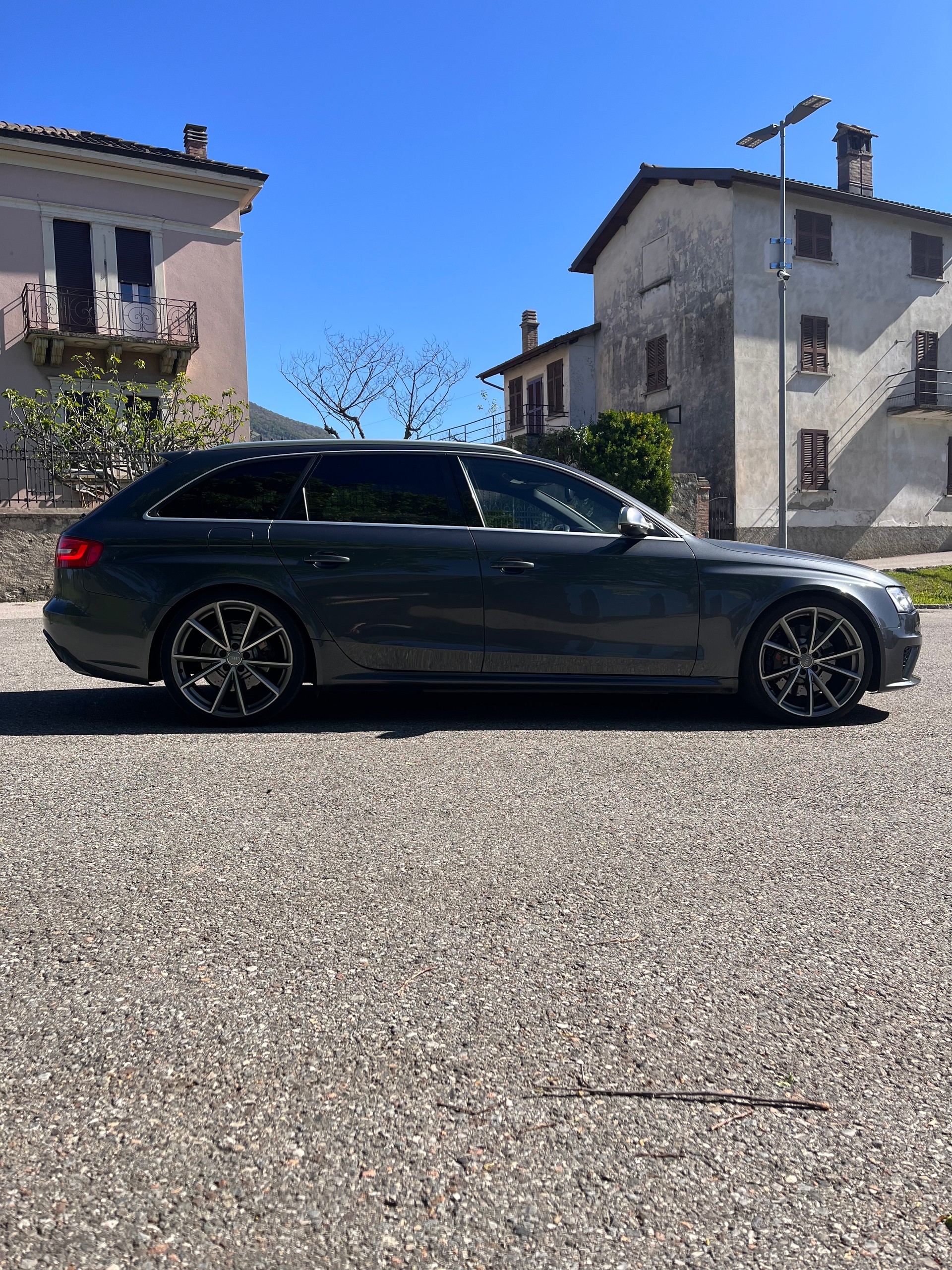 AUDI RS4 Avant 4.2 FSI V8 quattro S-tronic-image-7