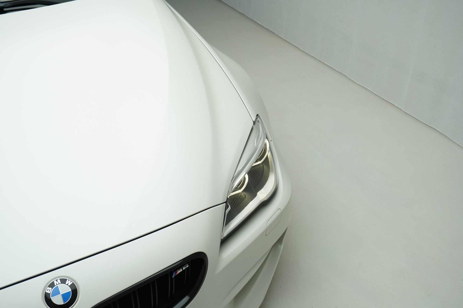BMW M6 Coupé Drivelogic Frozen Withe-image-14