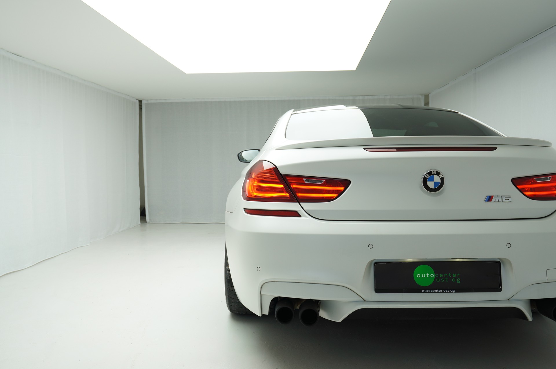 BMW M6 Coupé Drivelogic Frozen Withe-image-8