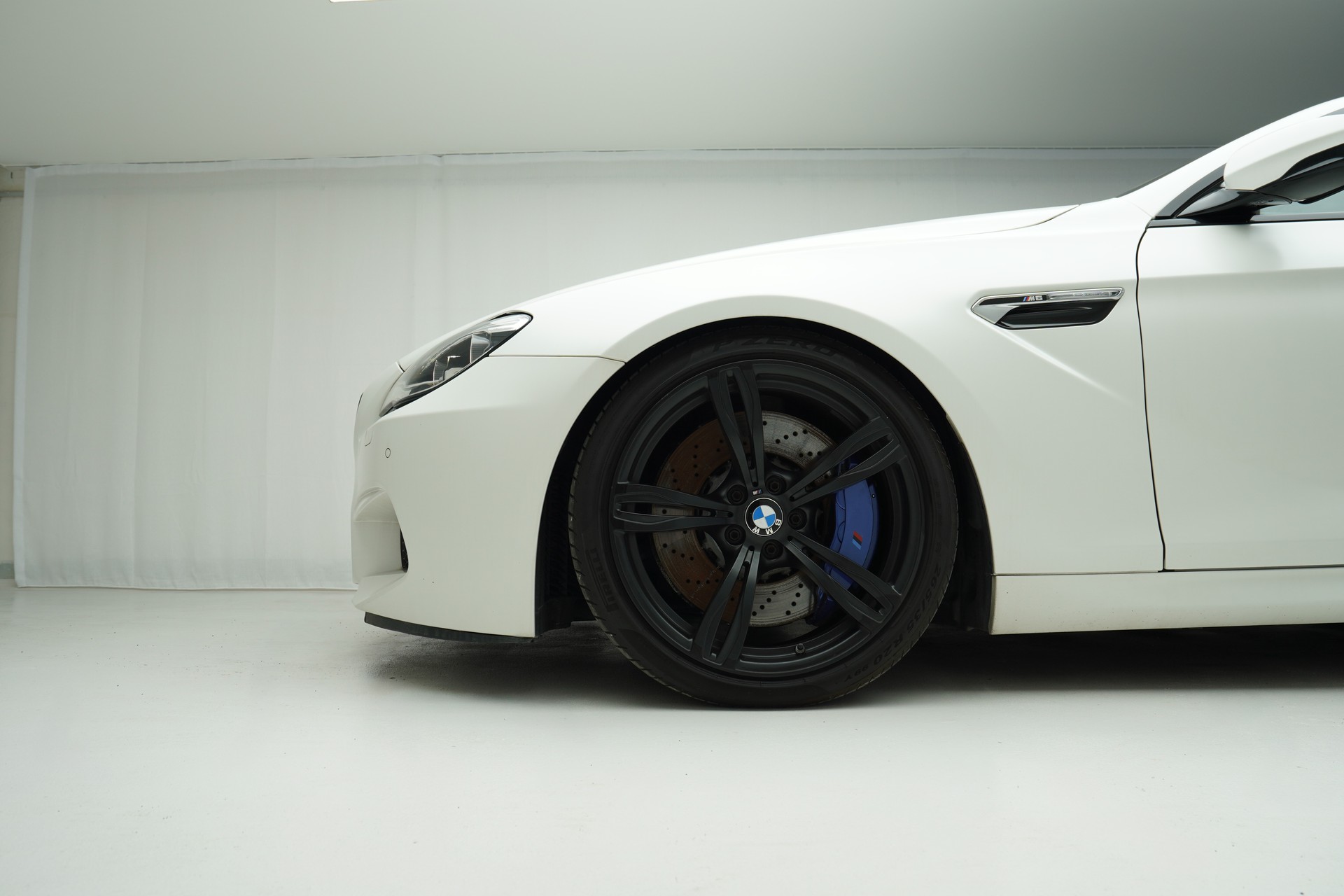 BMW M6 Coupé Drivelogic Frozen Withe-image-5