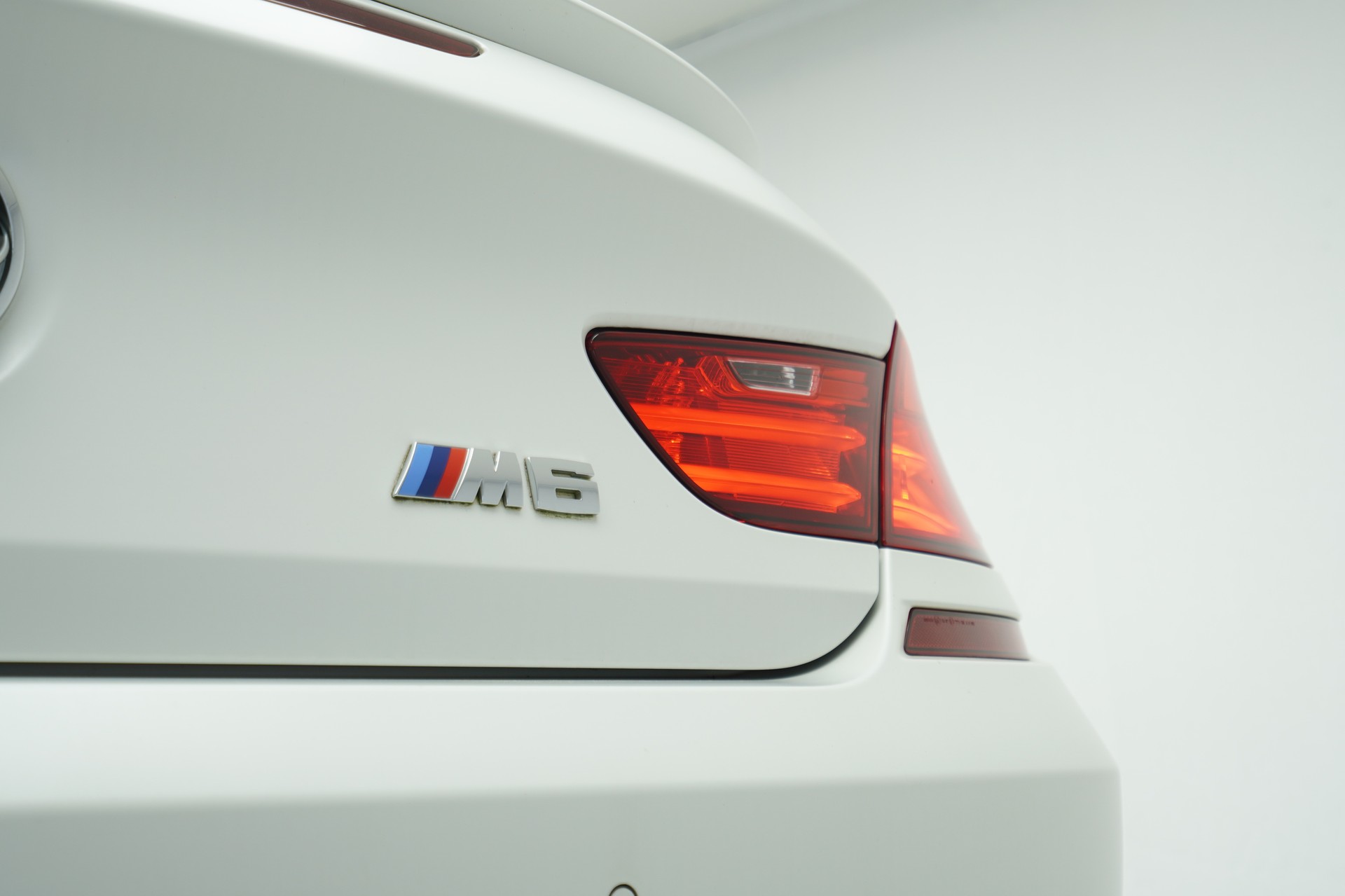 BMW M6 Coupé Drivelogic Frozen Withe-image-16