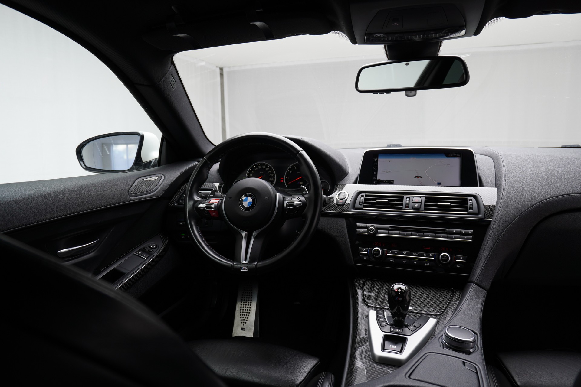 BMW M6 Coupé Drivelogic Frozen Withe-image-18