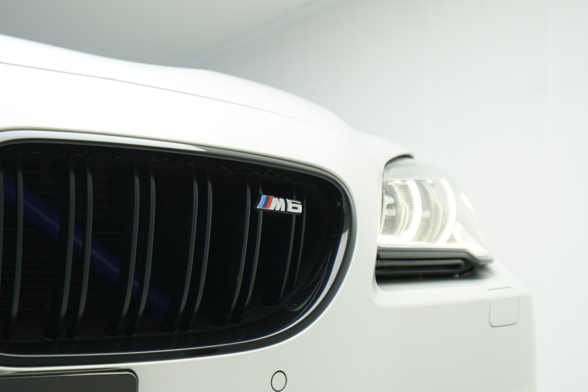 BMW M6 Coupé Drivelogic Frozen Withe-image-15