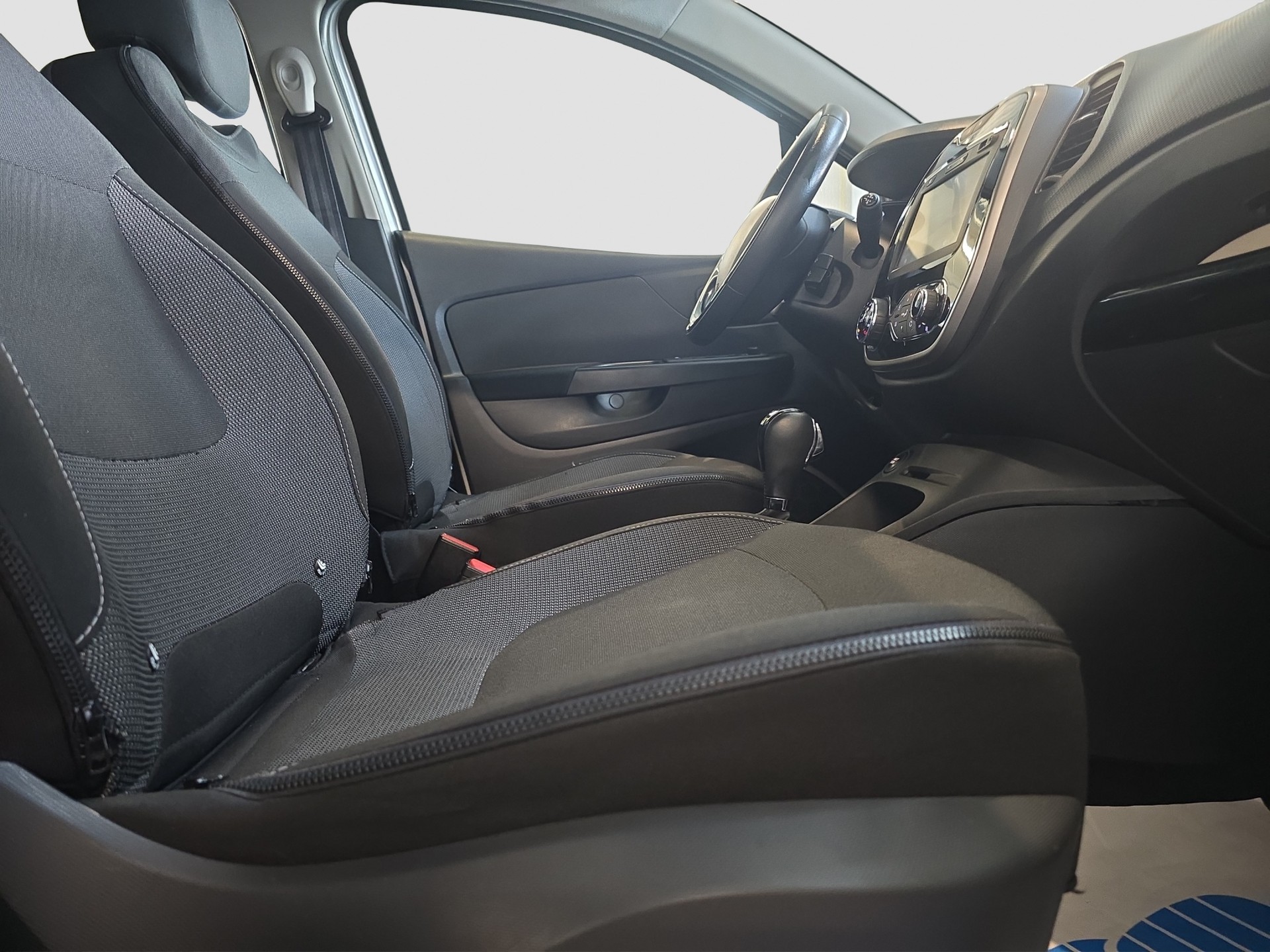 RENAULT Captur 1.2 T 16V Dynamique EDC-image-10
