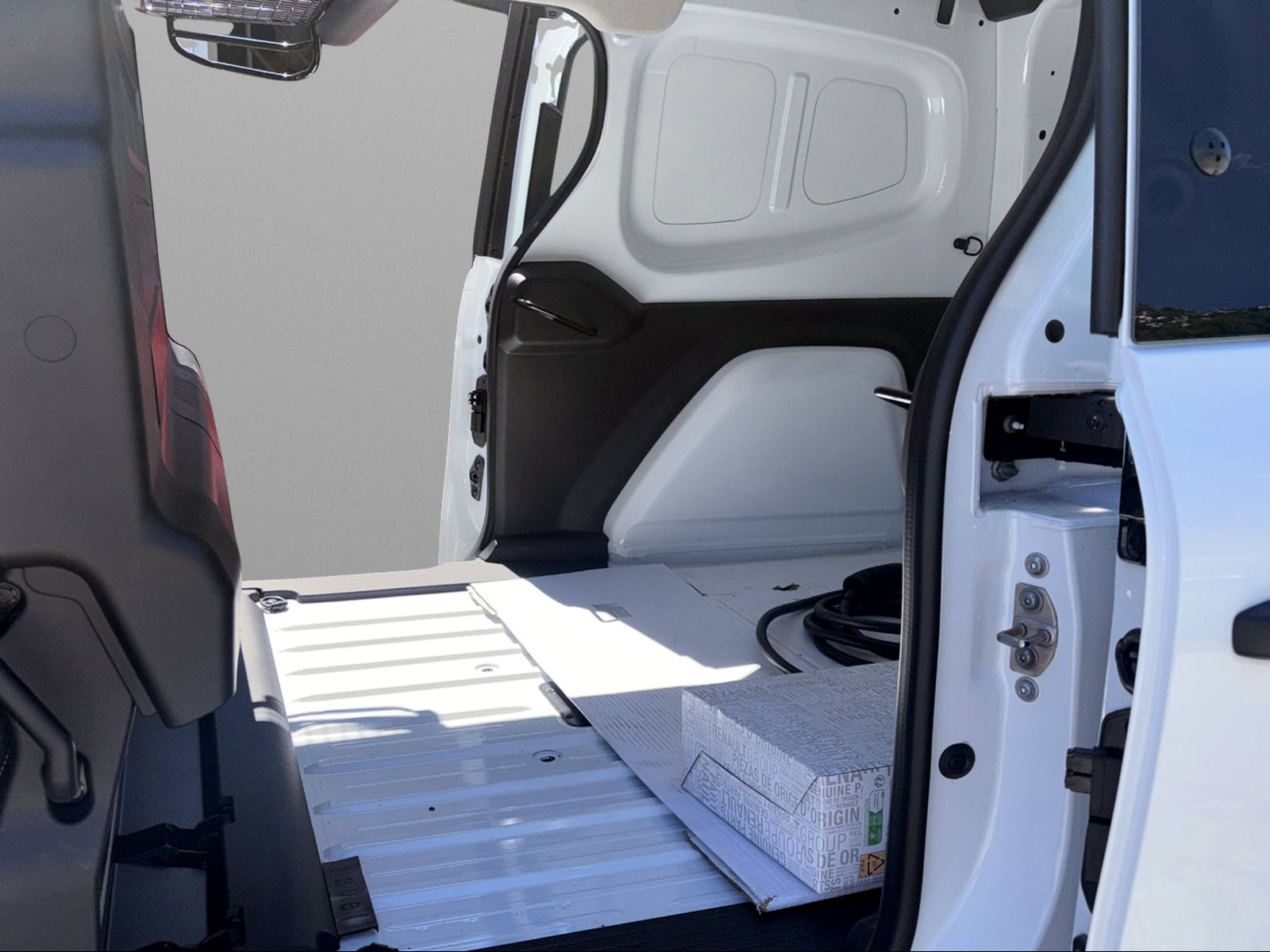 RENAULT Kangoo Van EV45 Standard L2 22kW Advance-image-4