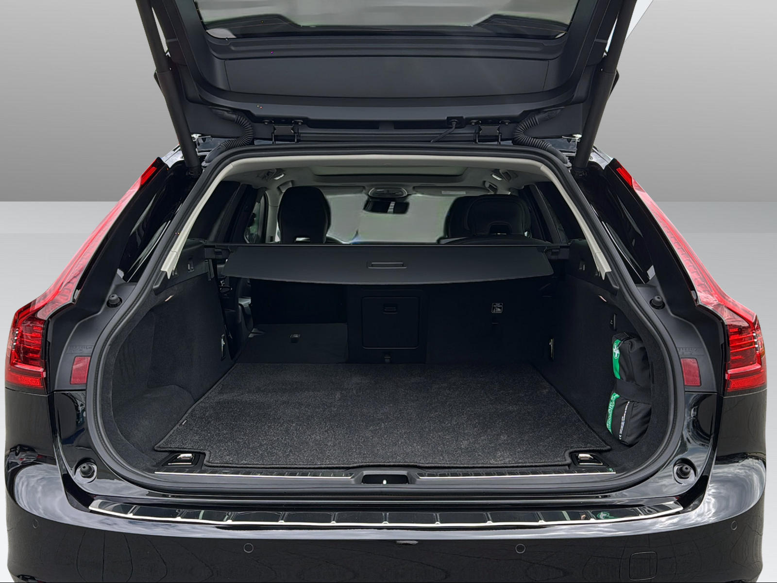VOLVO V90 2.0 T8 TE Ultra Dark XClusive eAWD-image-15