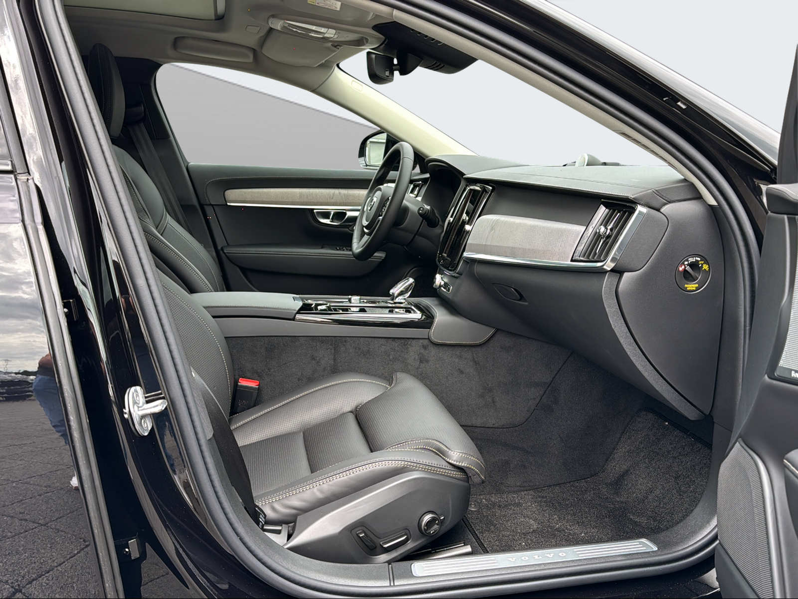 VOLVO V90 2.0 T8 TE Ultra Dark XClusive eAWD-image-14