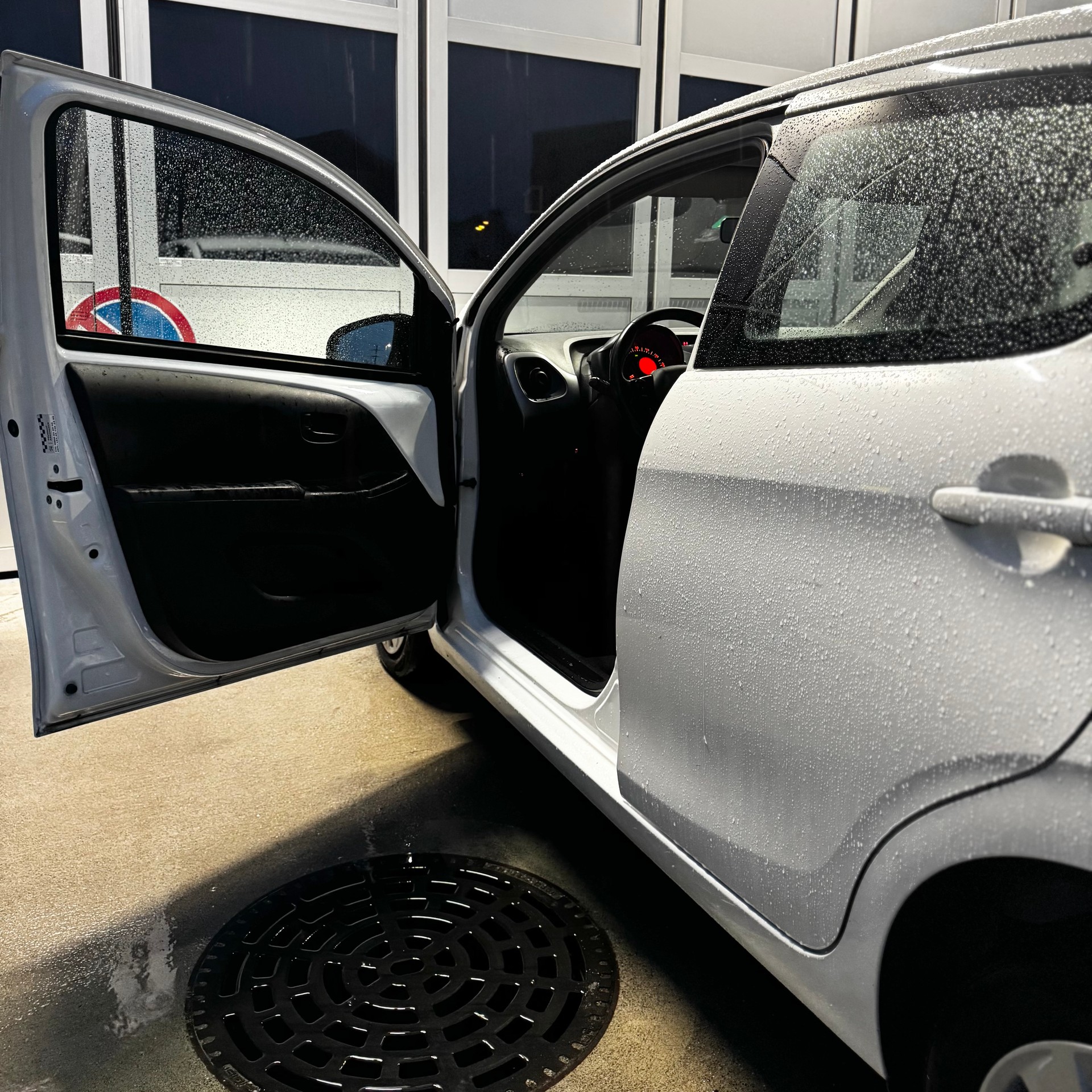 PEUGEOT 108-image-13