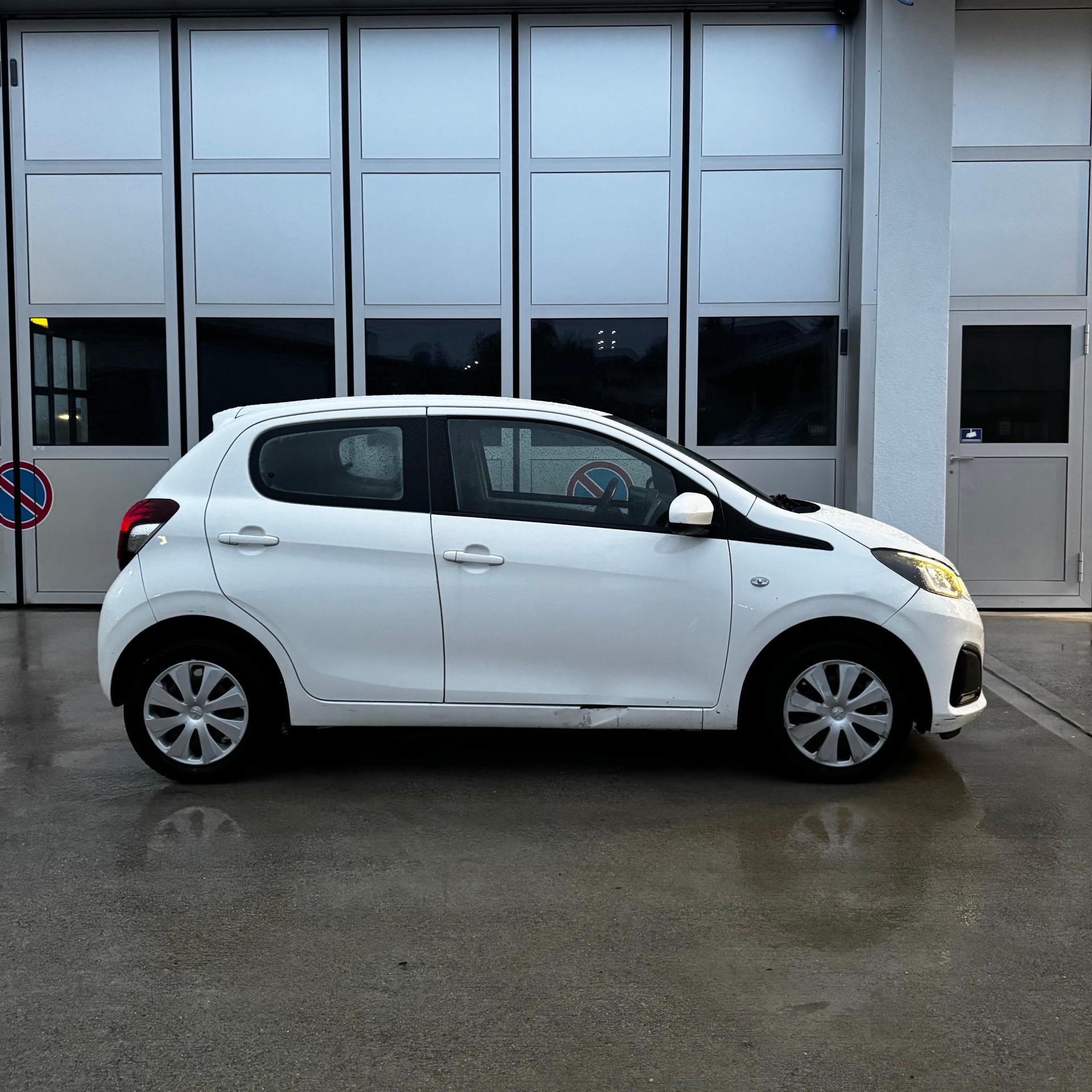 PEUGEOT 108-showroom-element-3