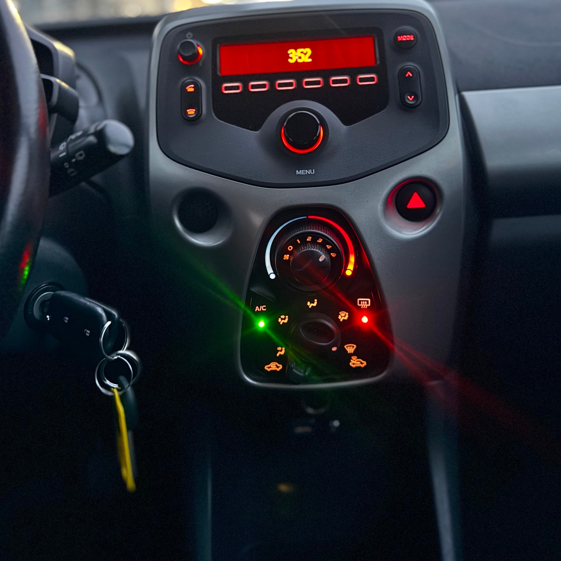 PEUGEOT 108-image-12