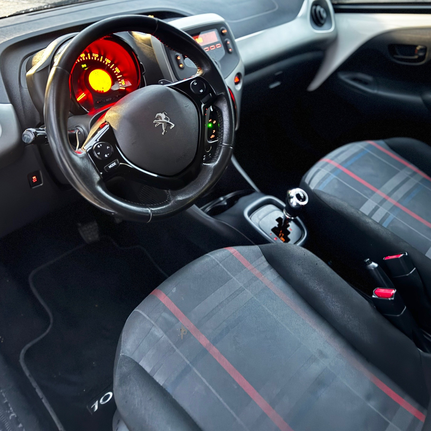 PEUGEOT 108-image-8