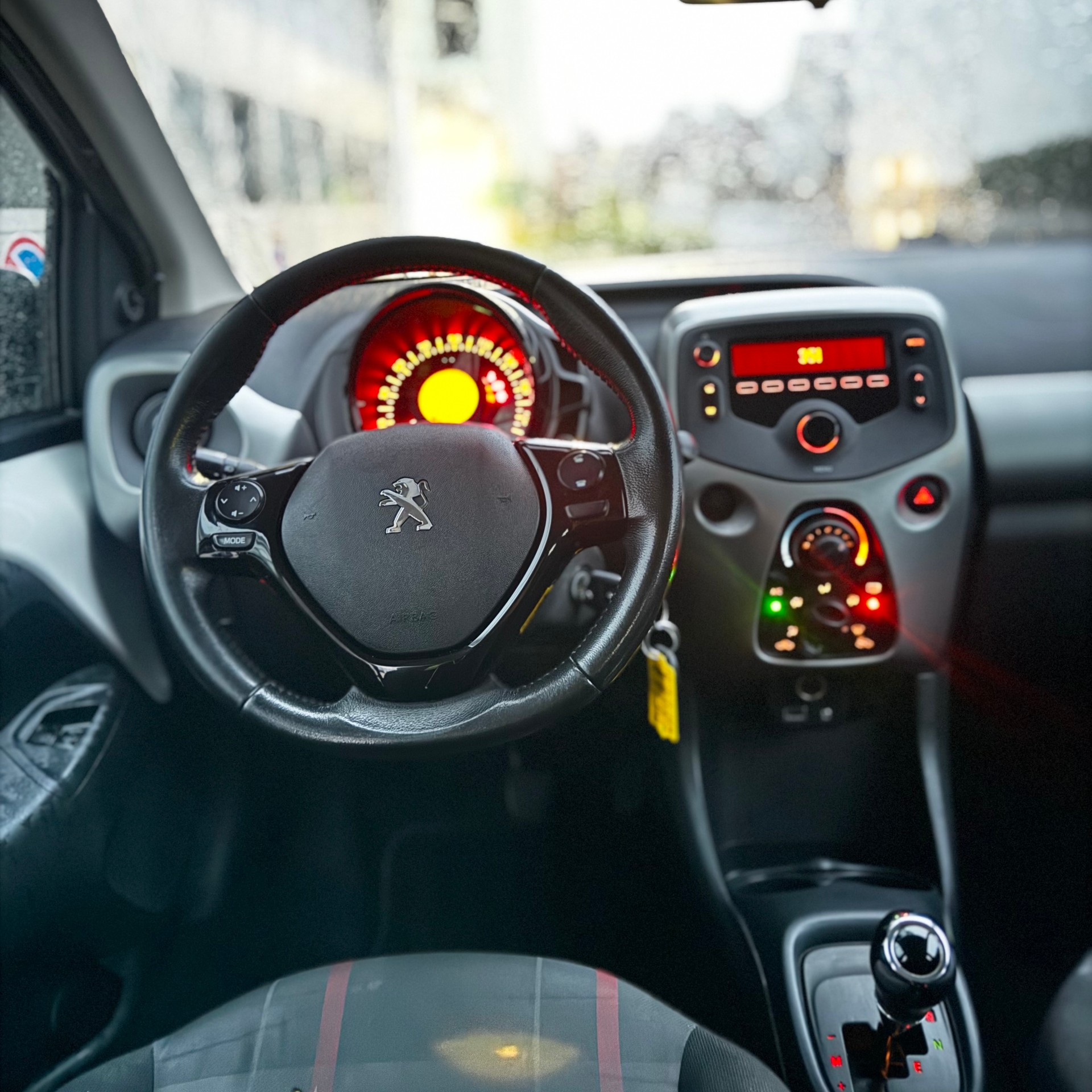 PEUGEOT 108-image-9