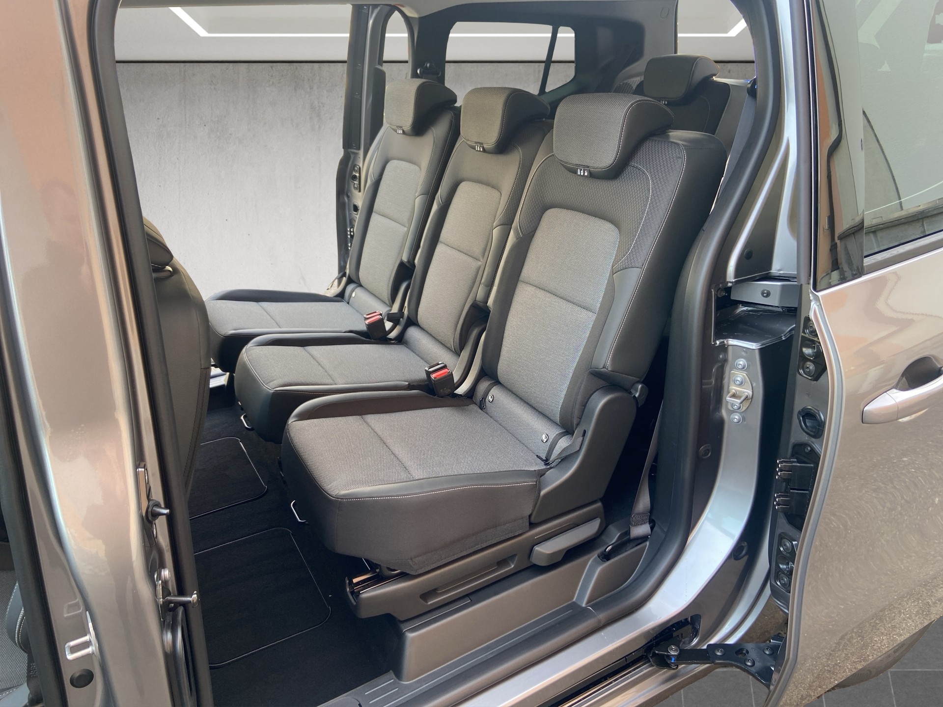 RENAULT Grand Kangoo 1.3 TCe 130 PF Techno EDC-image-8