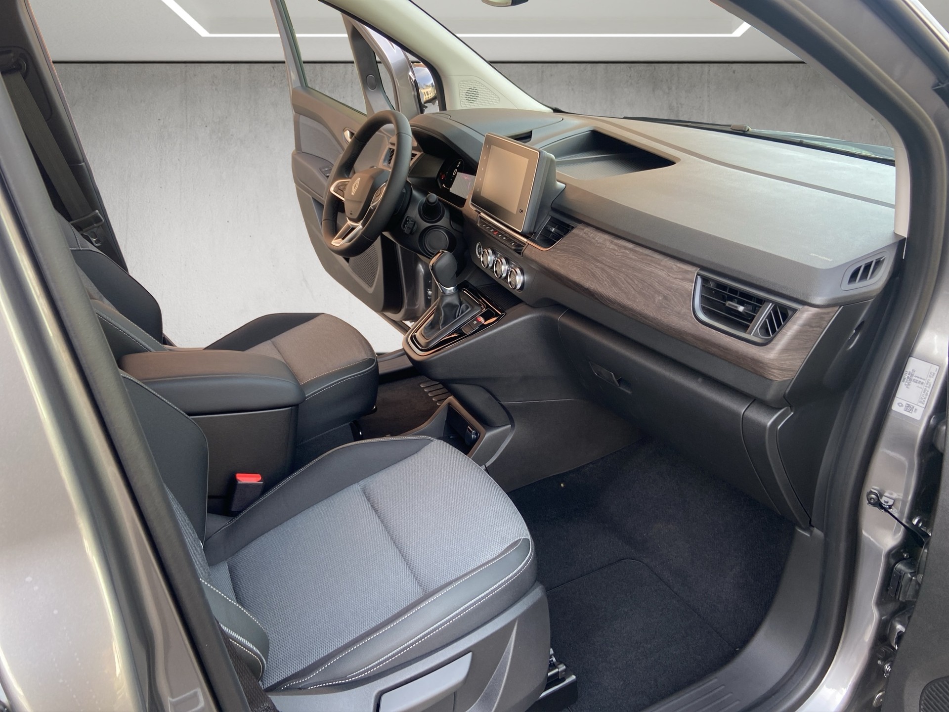 RENAULT Grand Kangoo 1.3 TCe 130 PF Techno EDC-image-10