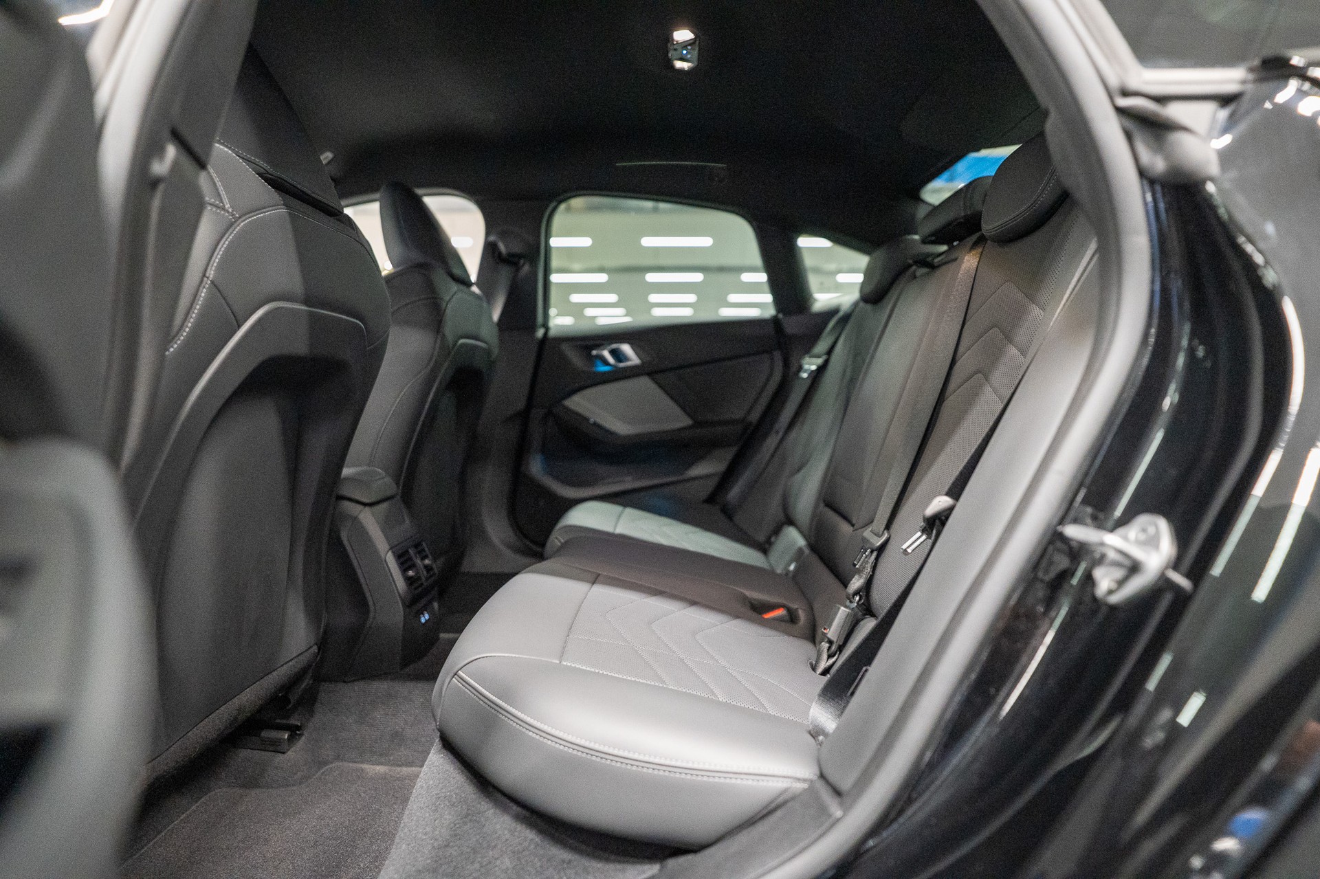 BMW M235i xDrive Gran Coupé / 360° Kamera / el.Sitze / HeadUp-image-12
