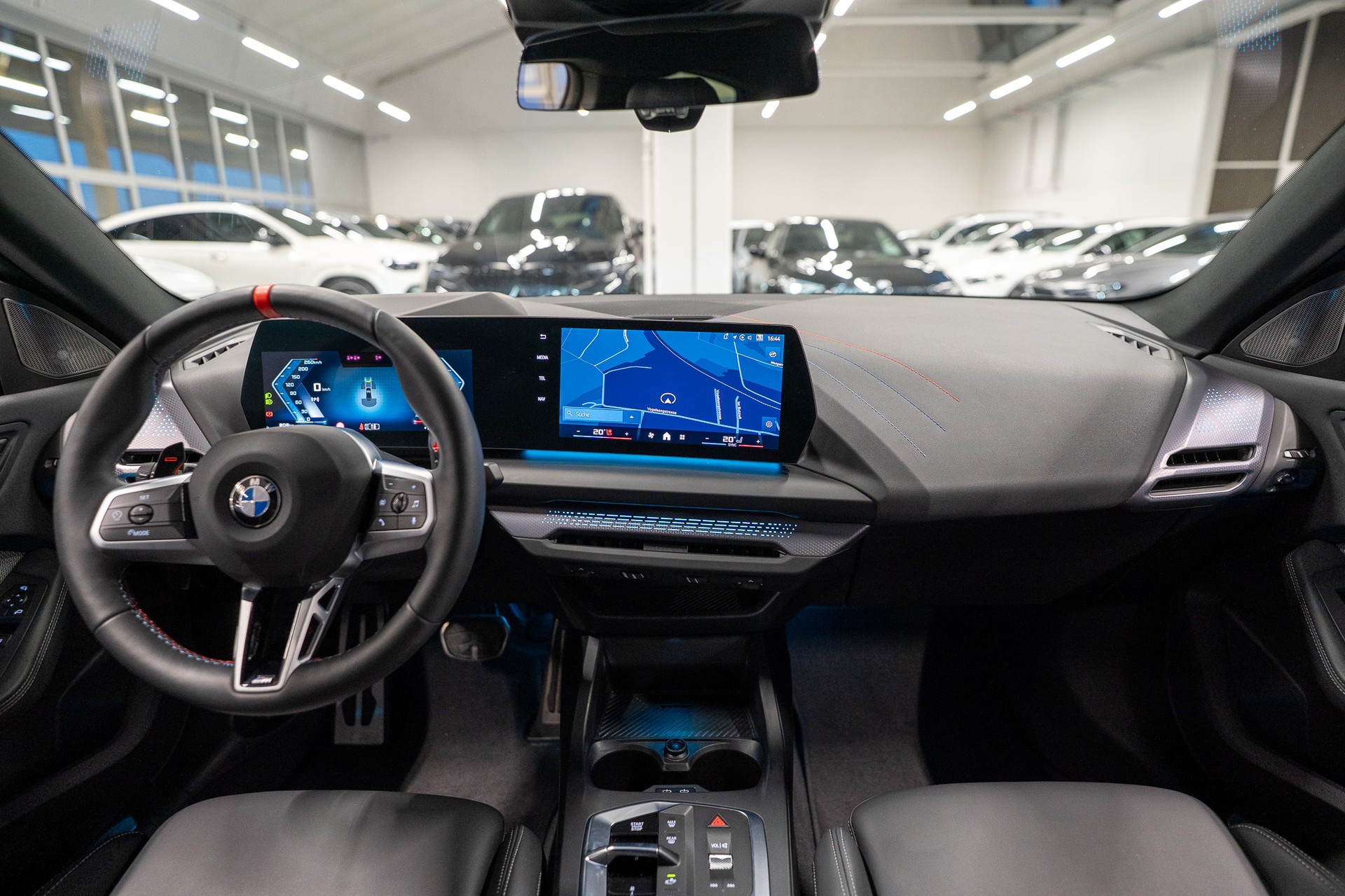 BMW M235i xDrive Gran Coupé / 360° Kamera / el.Sitze / HeadUp-image-17