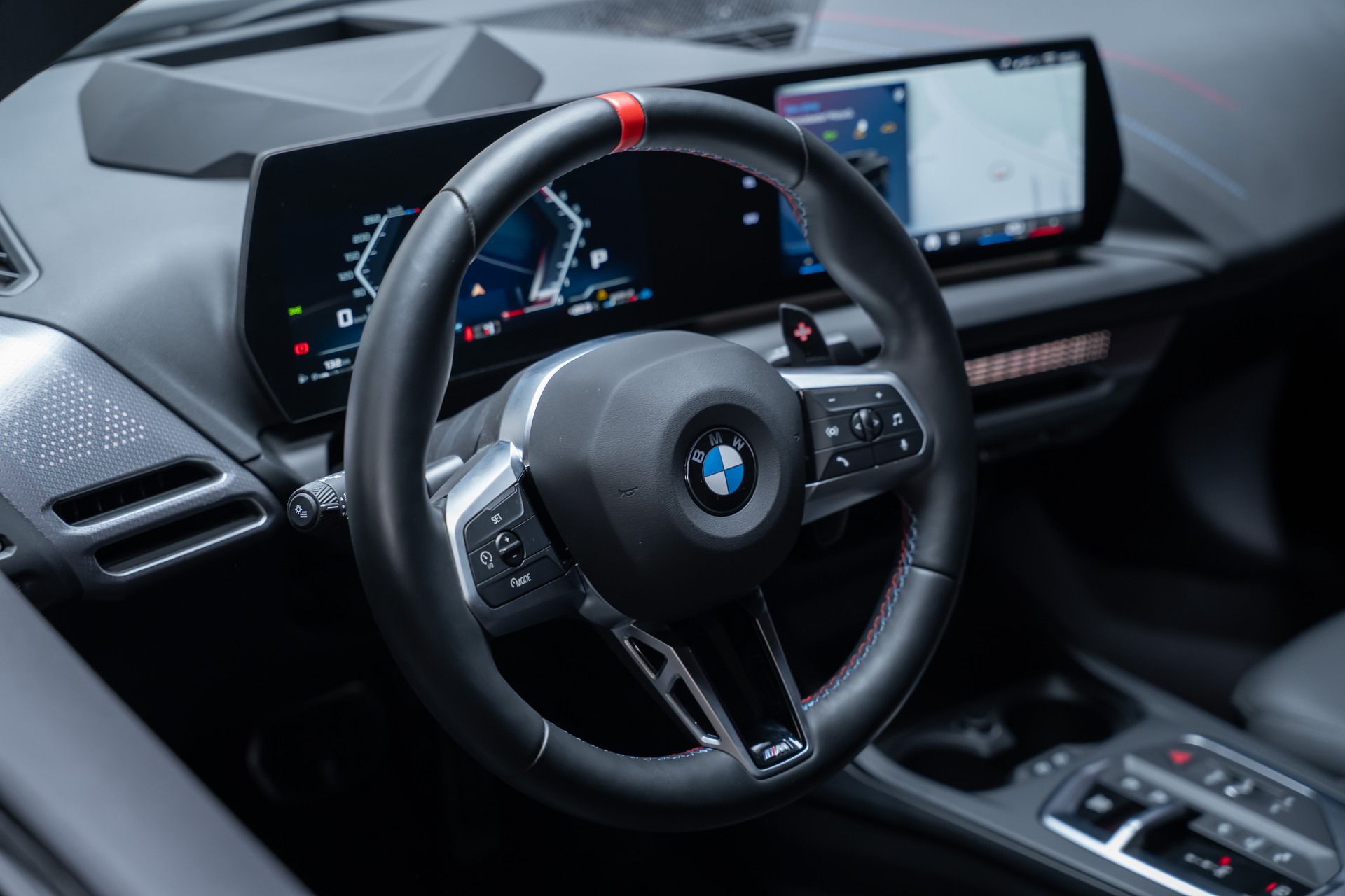 BMW M235i xDrive Gran Coupé / 360° Kamera / el.Sitze / HeadUp-image-13