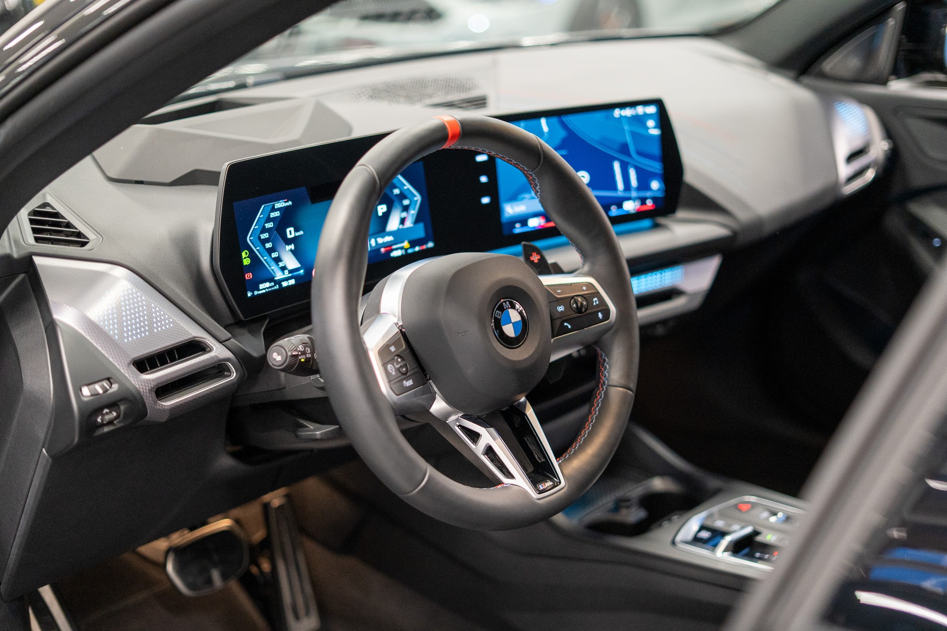BMW M235i xDrive Gran Coupé / 360° Kamera / el.Sitze / HeadUp-image-9