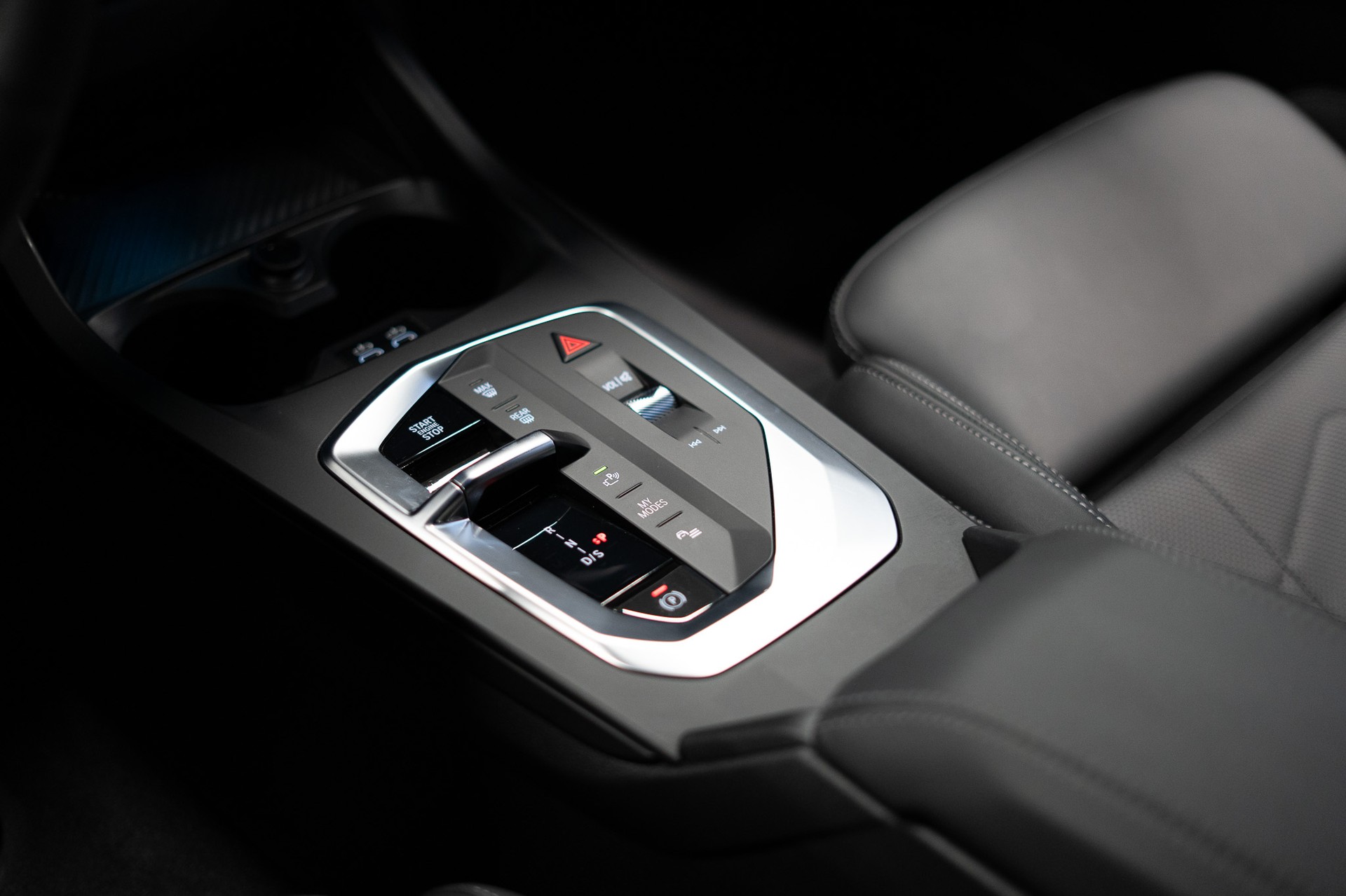 BMW M235i xDrive Gran Coupé / 360° Kamera / el.Sitze / HeadUp-image-11