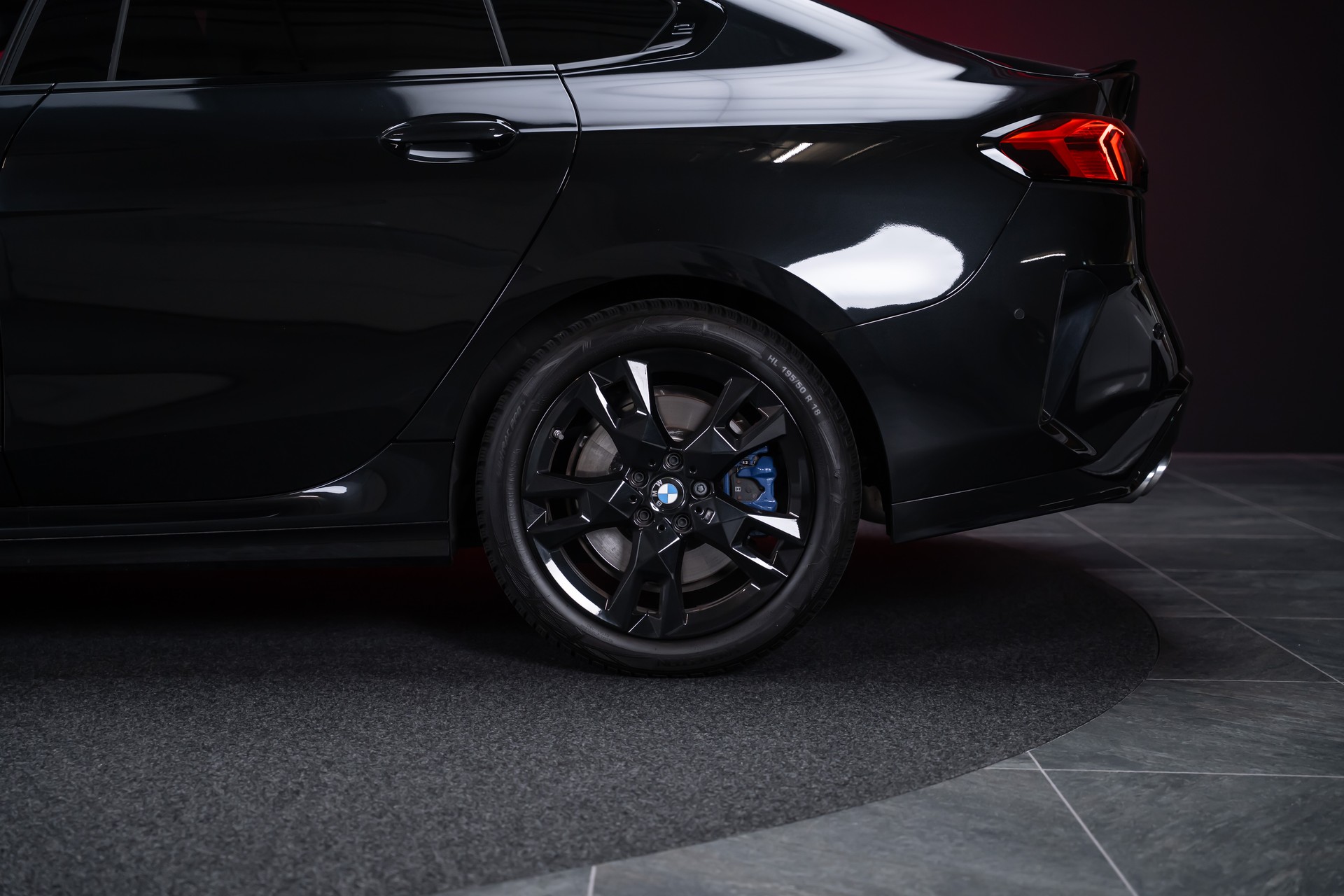 BMW M235i xDrive Gran Coupé / 360° Kamera / el.Sitze / HeadUp-image-12