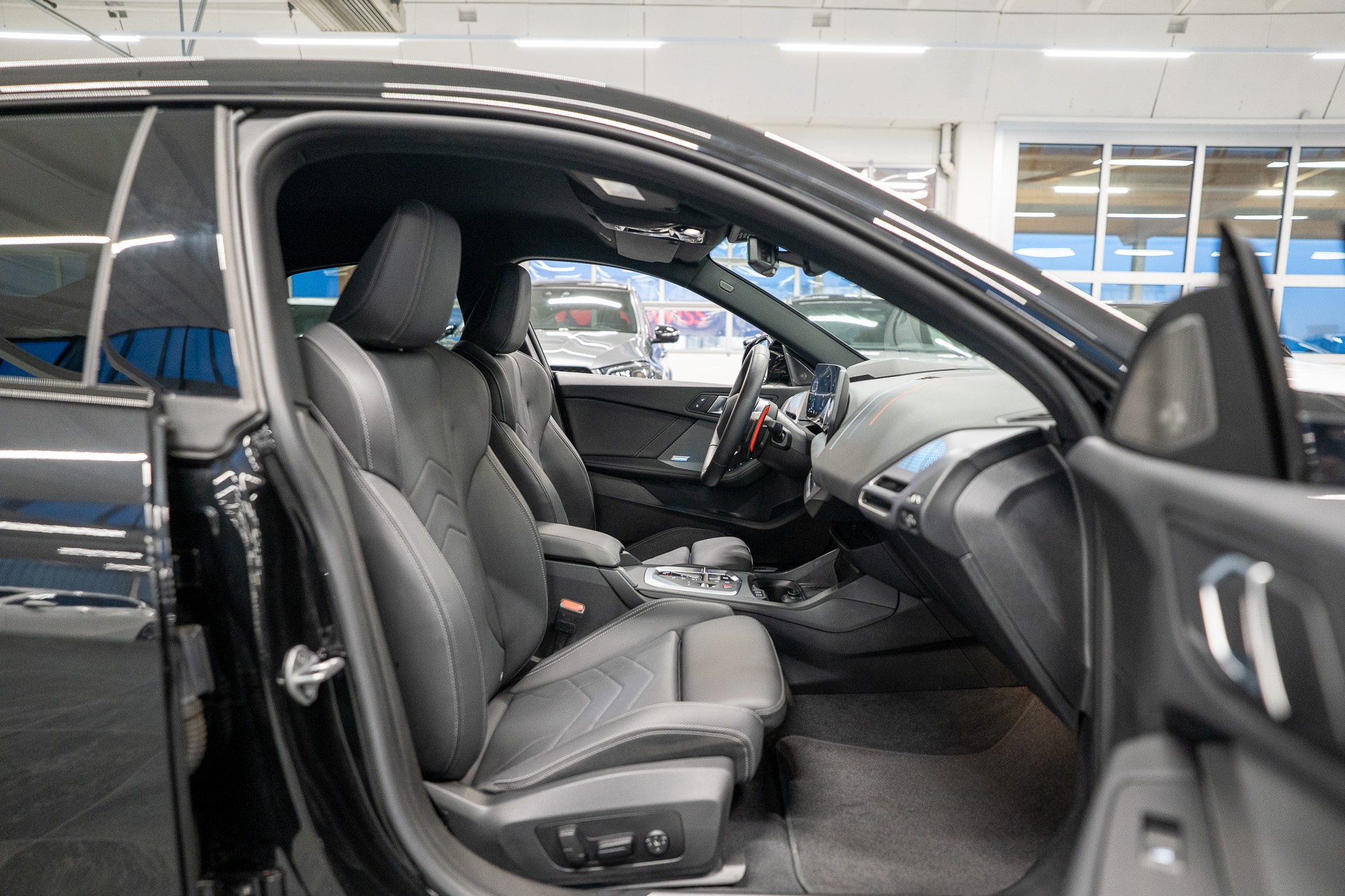 BMW M235i xDrive Gran Coupé / 360° Kamera / el.Sitze / HeadUp-image-14