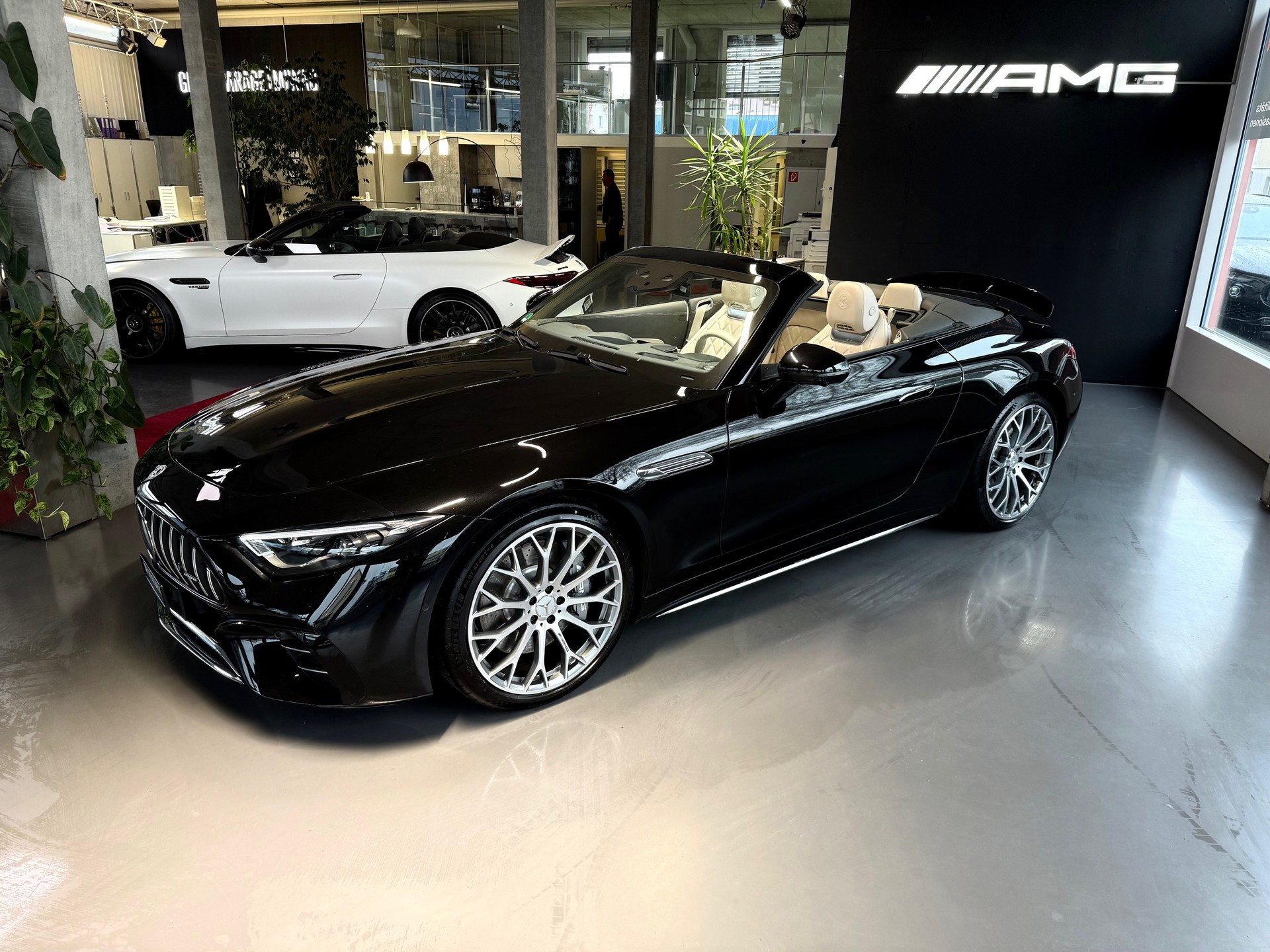 MERCEDES-BENZ AMG SL 43 Speedshift MCT-showroom-element-1