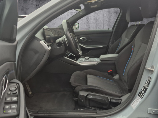 BMW 330i xDrive Tour M Sport-image-5