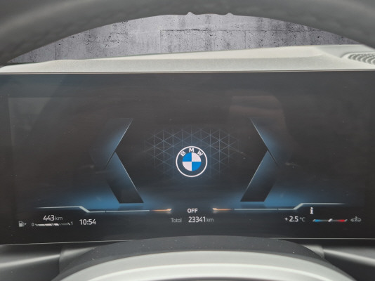 BMW 330i xDrive Tour M Sport-image-9